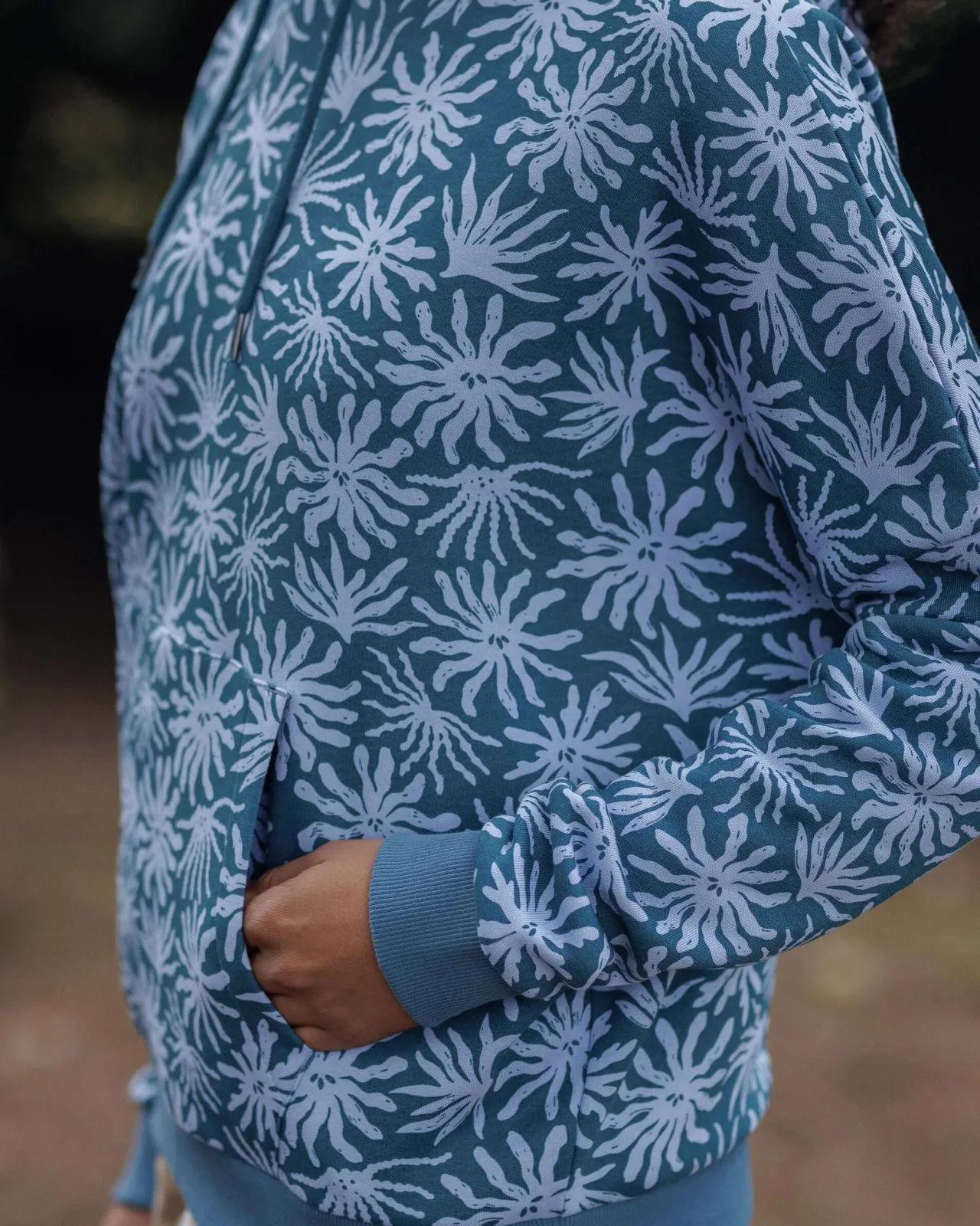 arame_biobaumwoll_hoodie__seegrasstahlblau_5.webp Discount Arame Bio-Baumwoll Hoodie - Seegras/Stahlblau Damen Kapuzenpullover & Sweatshirts