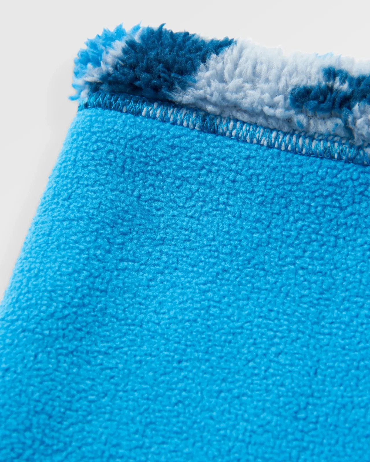 ash_recycelter_sherpa_fleece_schlauchschal__abstrakter_berg_stahlblau_4.webp Sale Ash Recycelter Sherpa Fleece Schlauchschal - Abstrakter Berg Stahlblau Herren Schals | Schals