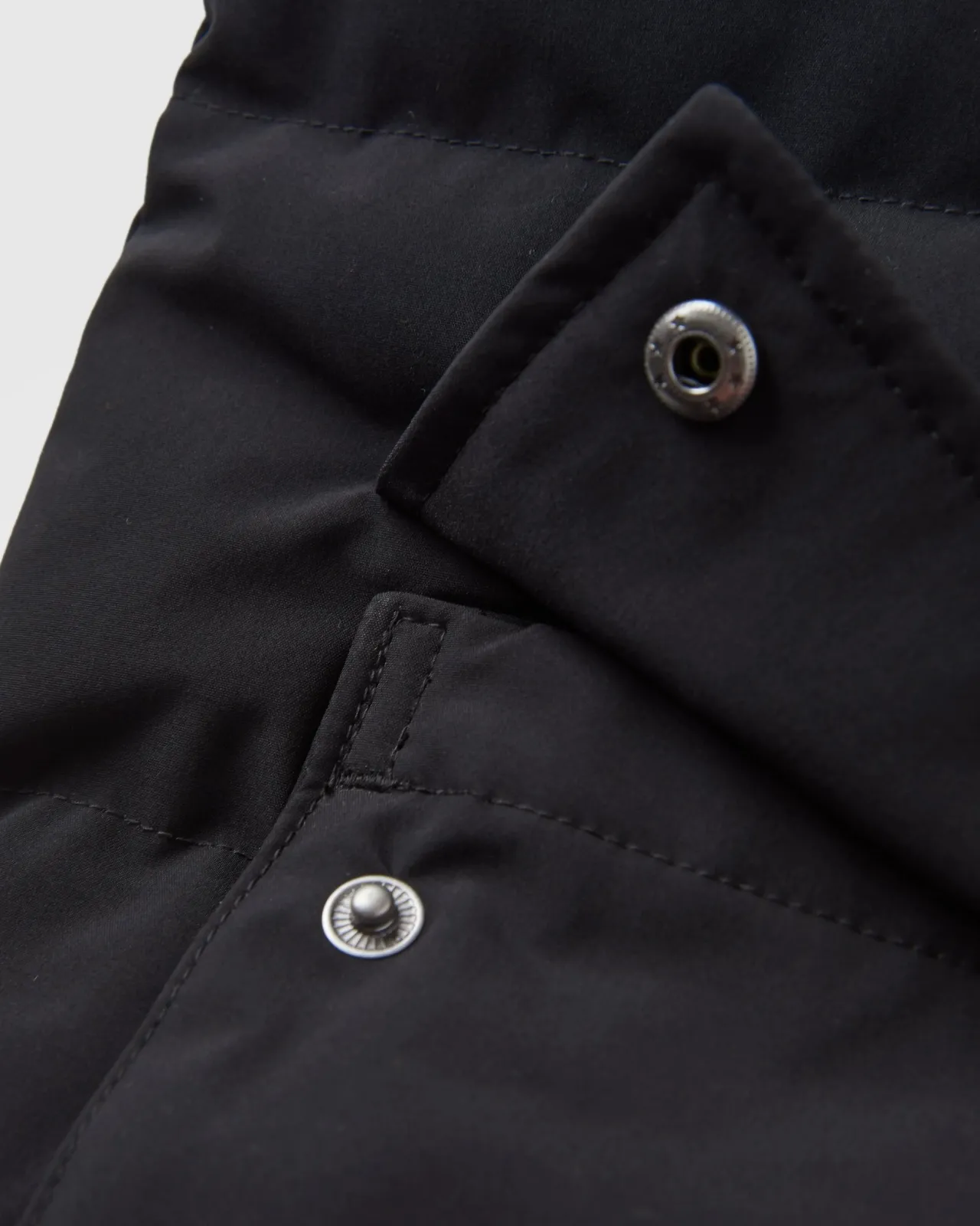 baltic_recyceltes_top__schwarzkhaki_6.webp Sale Baltic recyceltes Top - Schwarz/Khaki Herren Isoliert