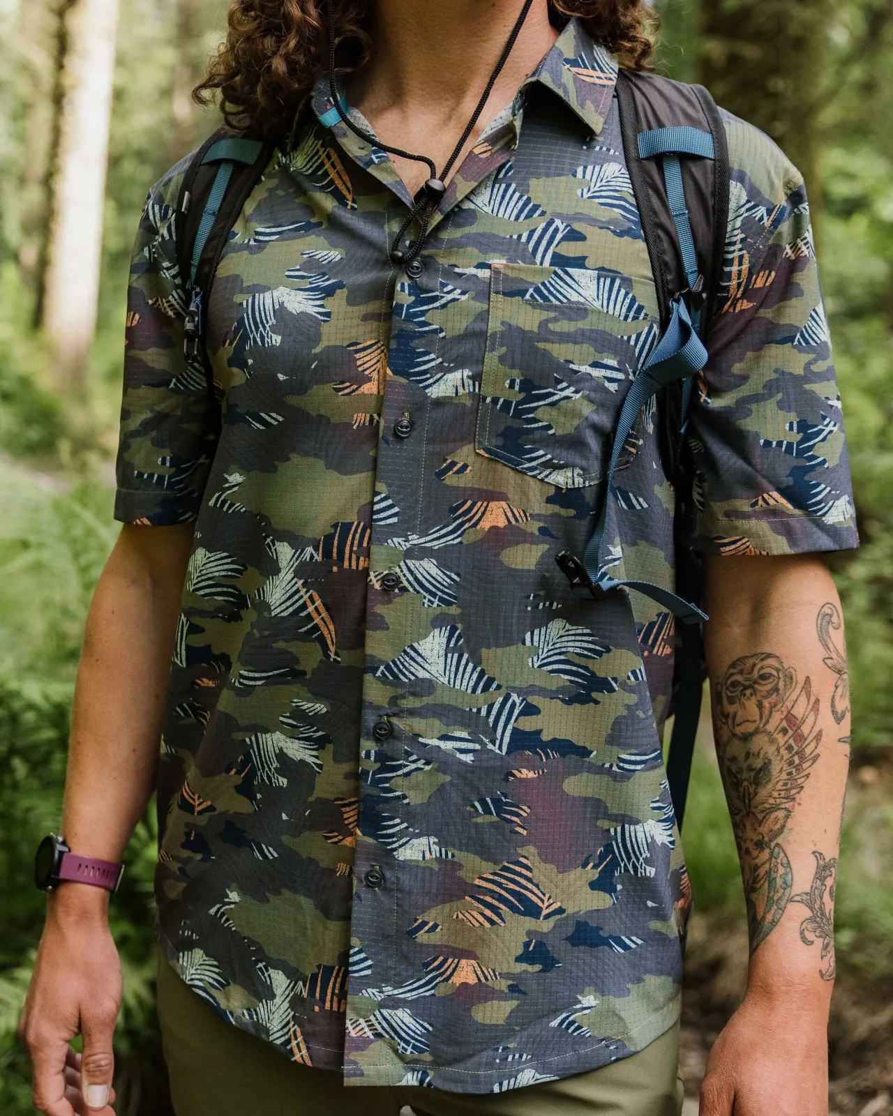 bedrucktes_aktivshirt__palmencamo_apricot_5.webp Cheap 365 Bedrucktes Aktiv-Shirt - Palmen-Camo Apricot Herren Hemden | Oberteile