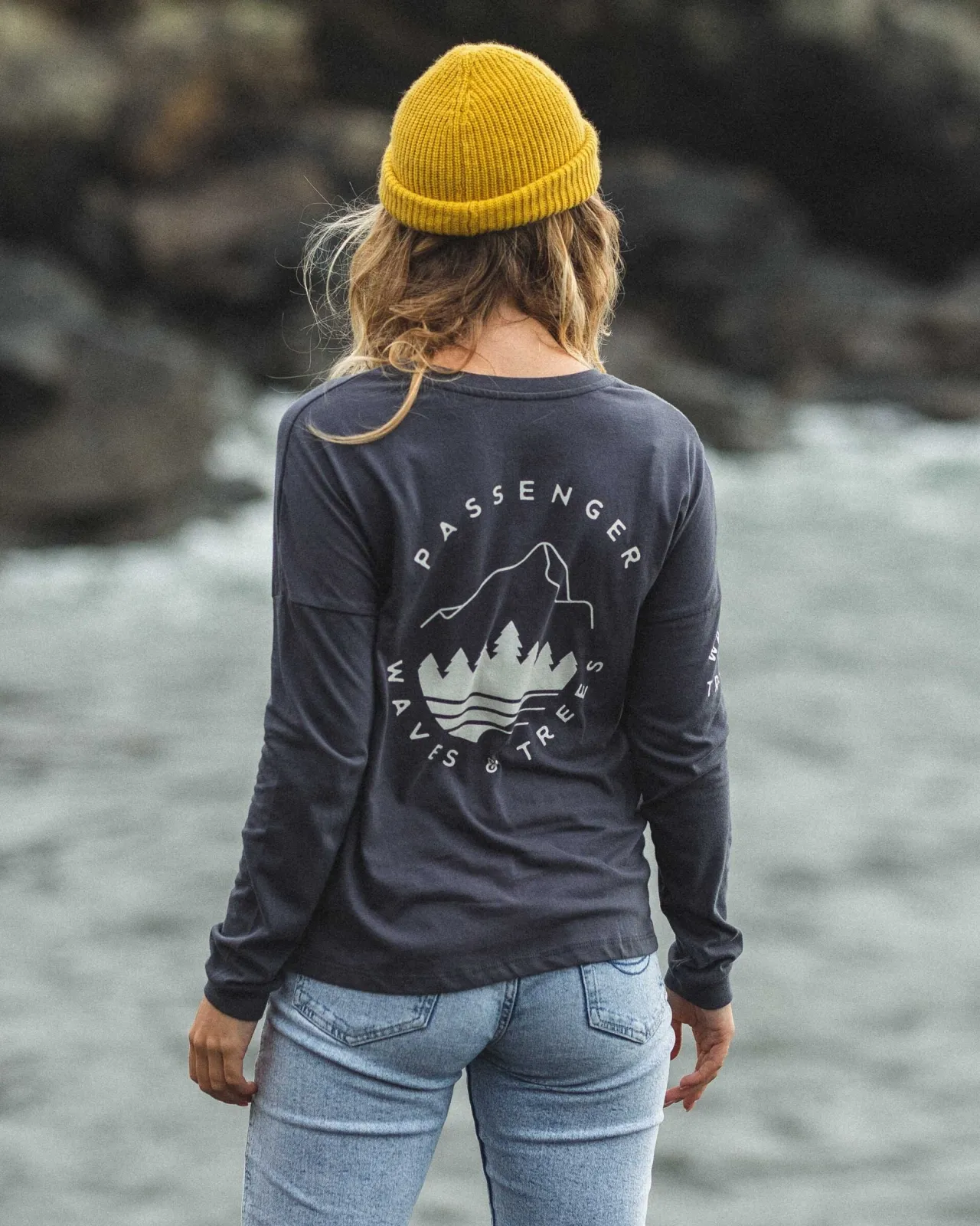Best Sale Big Leaf Recyceltes Langarmshirt - Verblasstes Schwarz Damen Oberteile & T-shirts