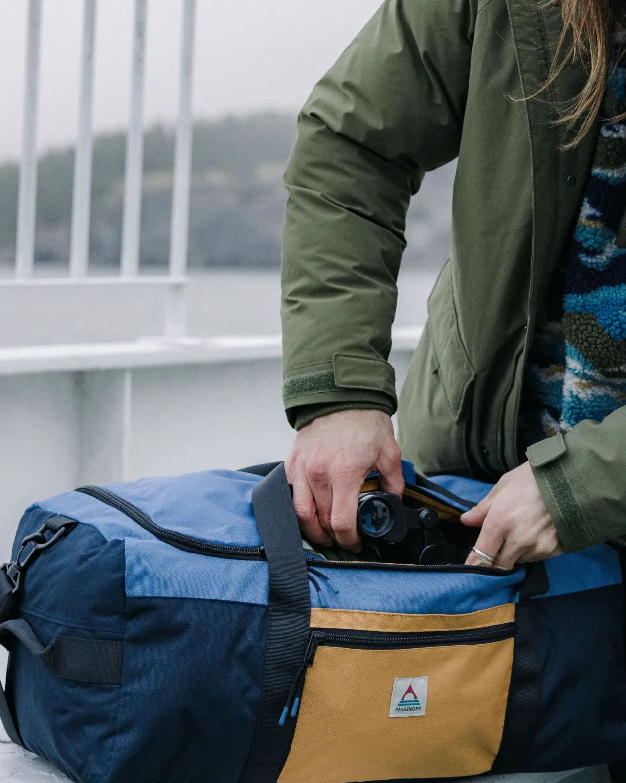 boondocker_recycelte_l_reisetasche__honigdunkelblausattes_marineblau_4.webp Clearance Boondocker Recycelte 30L Reisetasche - Honig/Dunkelblau/Sattes Marineblau Reisetaschen | Rucksäcke & Taschen