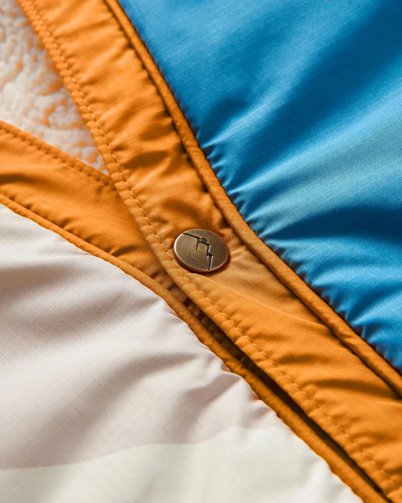 cabin_recycelte_sherpa_decke__kornblumenblau_9.webp Best Sale Cabin Recycelte Sherpa Decke - Decken