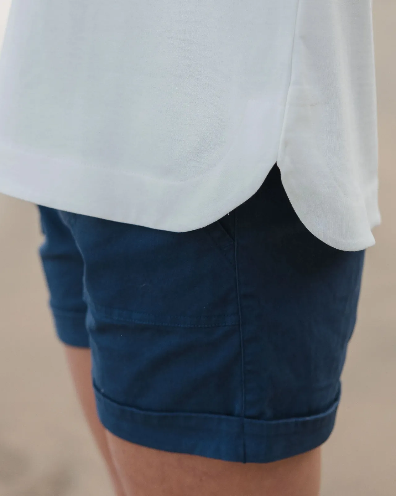 carriso_biobaumwoll_shorts__dunkler_denim_3.webp Clearance Carriso Bio-Baumwoll Shorts - Dunkler Denim Damen Kurze Hosen