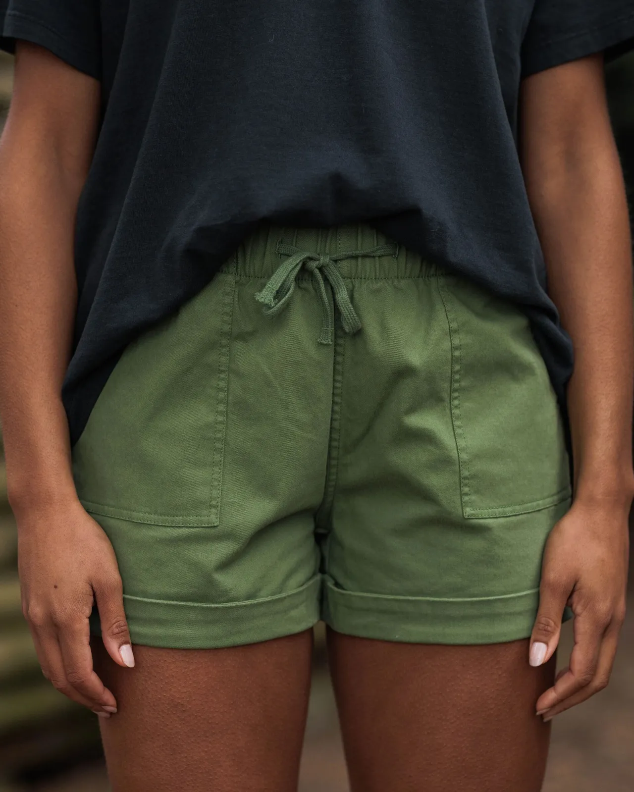 carriso_biobaumwollshorts__weinberggrn_5.webp Shop Carriso Bio-Baumwollshorts - Damen Kurze Hosen