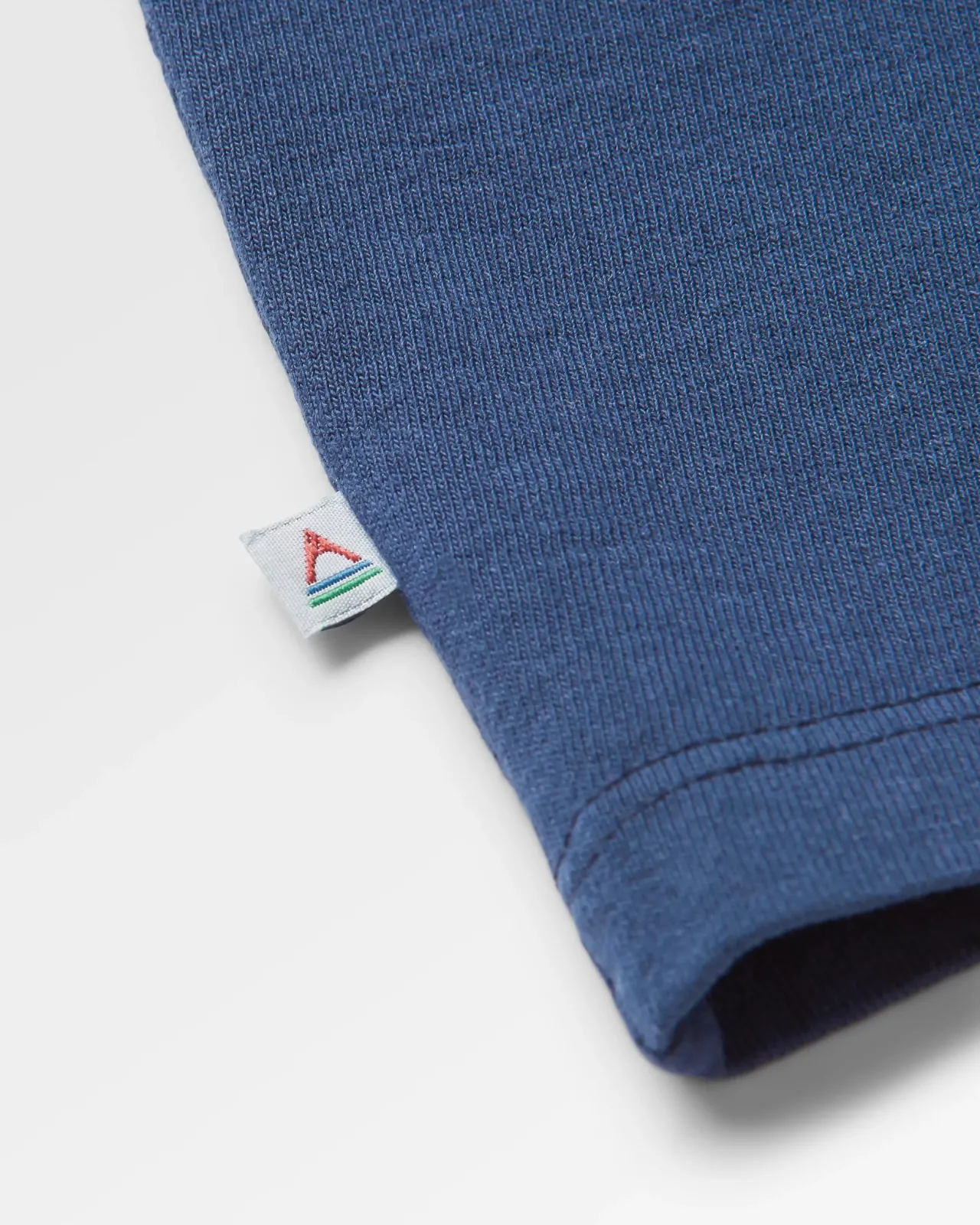 classic_logo_recyceltes_baumwolltshirt__tiefes_marineblau_3.webp Hot Classic Logo Recyceltes Baumwoll-T-Shirt - Tiefes Marineblau Herren T-shirts & Tanktops