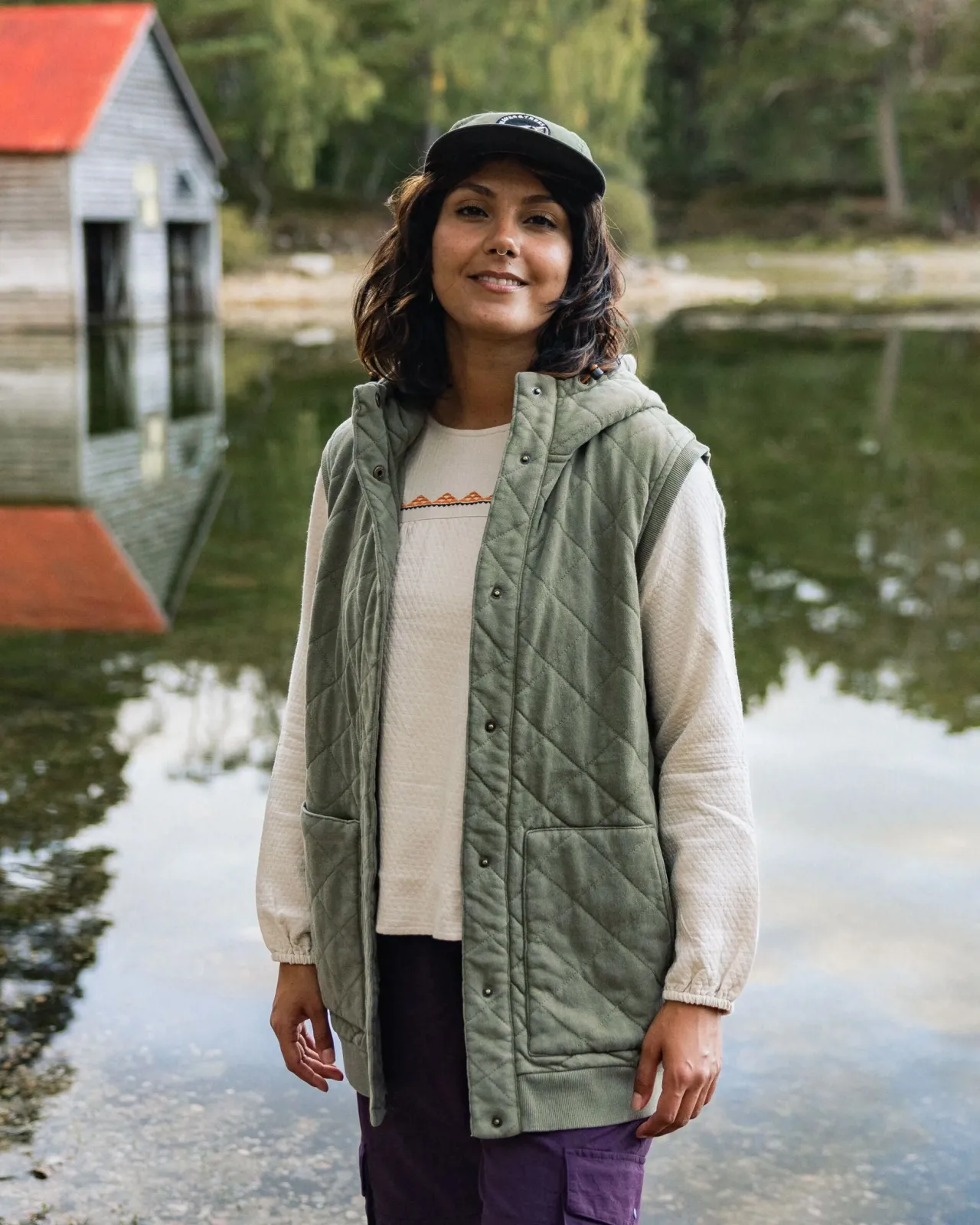 clementine_recyceltes_gestepptes_top__khaki_2.webp Discount Clementine Recyceltes Gestepptes Top - Damen Kapuzenpullover & Sweatshirts