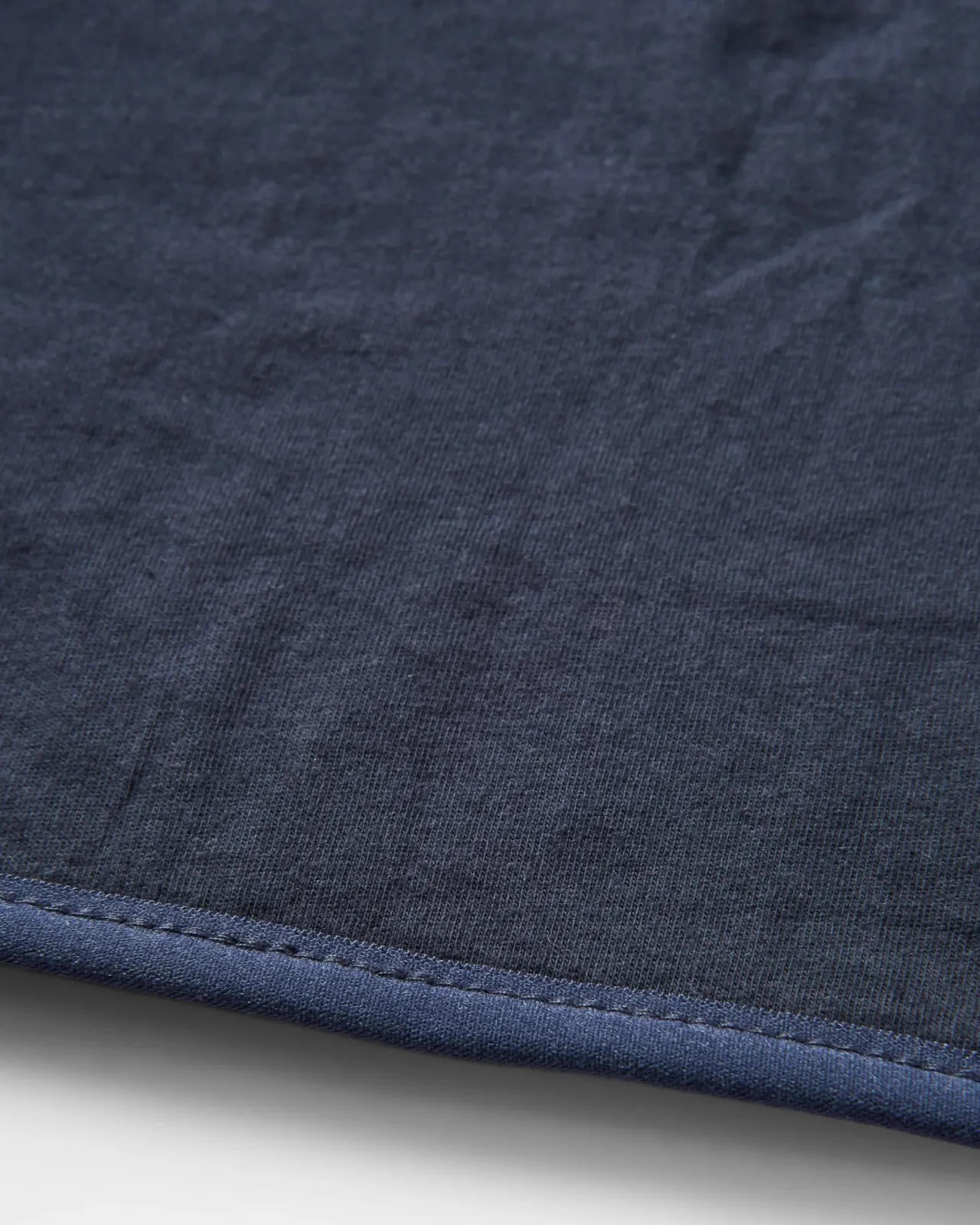 clover__recyceltes_sherpafleece__tiefblaues_tarnmuster_11.webp Online Clover 2.0 recyceltes Sherpa-Fleece - Tiefblaues Tarnmuster Damen Fleece | Fleece