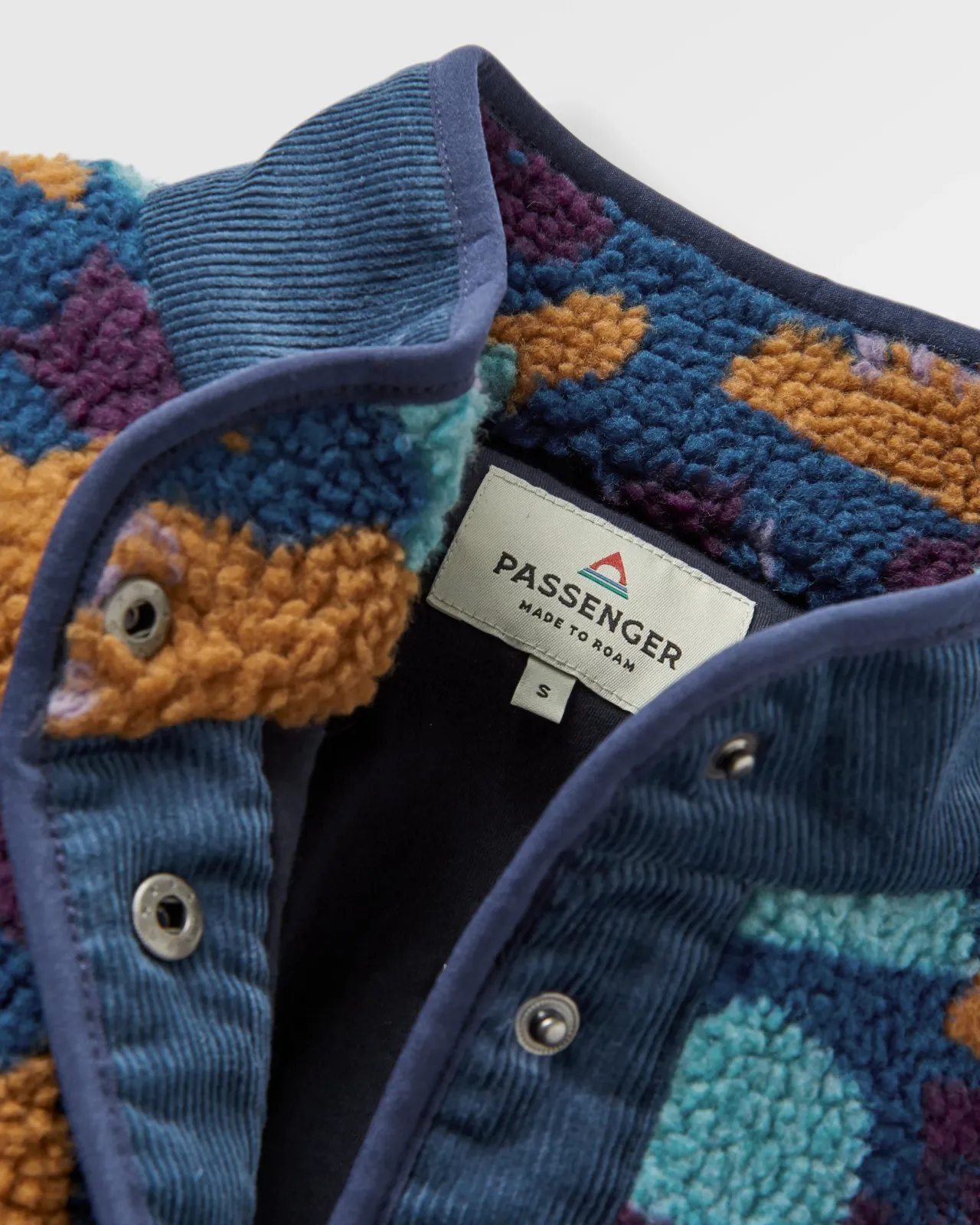 clover__recyceltes_sherpafleece__tiefblaues_tarnmuster_9.webp Online Clover 2.0 recyceltes Sherpa-Fleece - Tiefblaues Tarnmuster Damen Fleece | Fleece