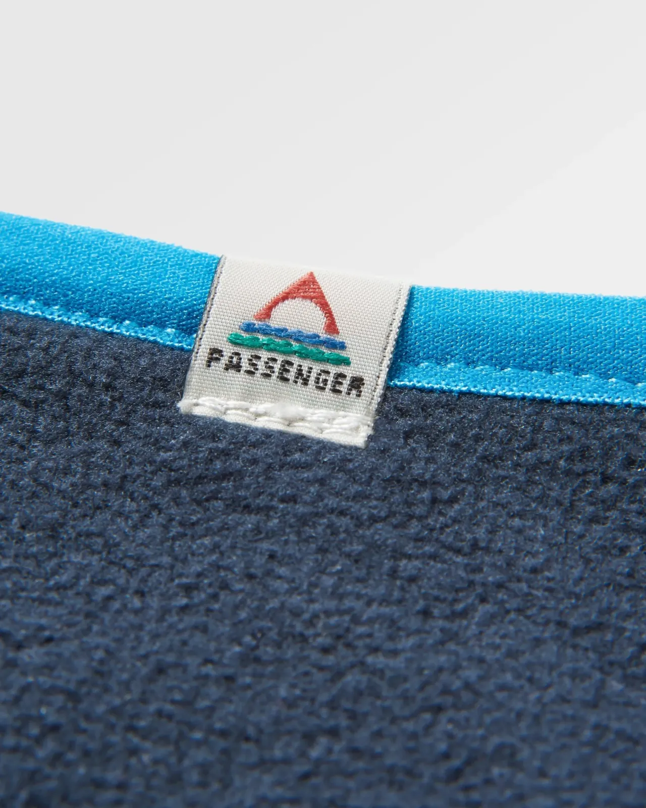 cosy_recyceltes_polarfleecestirnband__berg_geo_multi_4.webp Store Cosy recyceltes Polar-Fleece-Stirnband - Berg Geo Multi Damen Accessoires