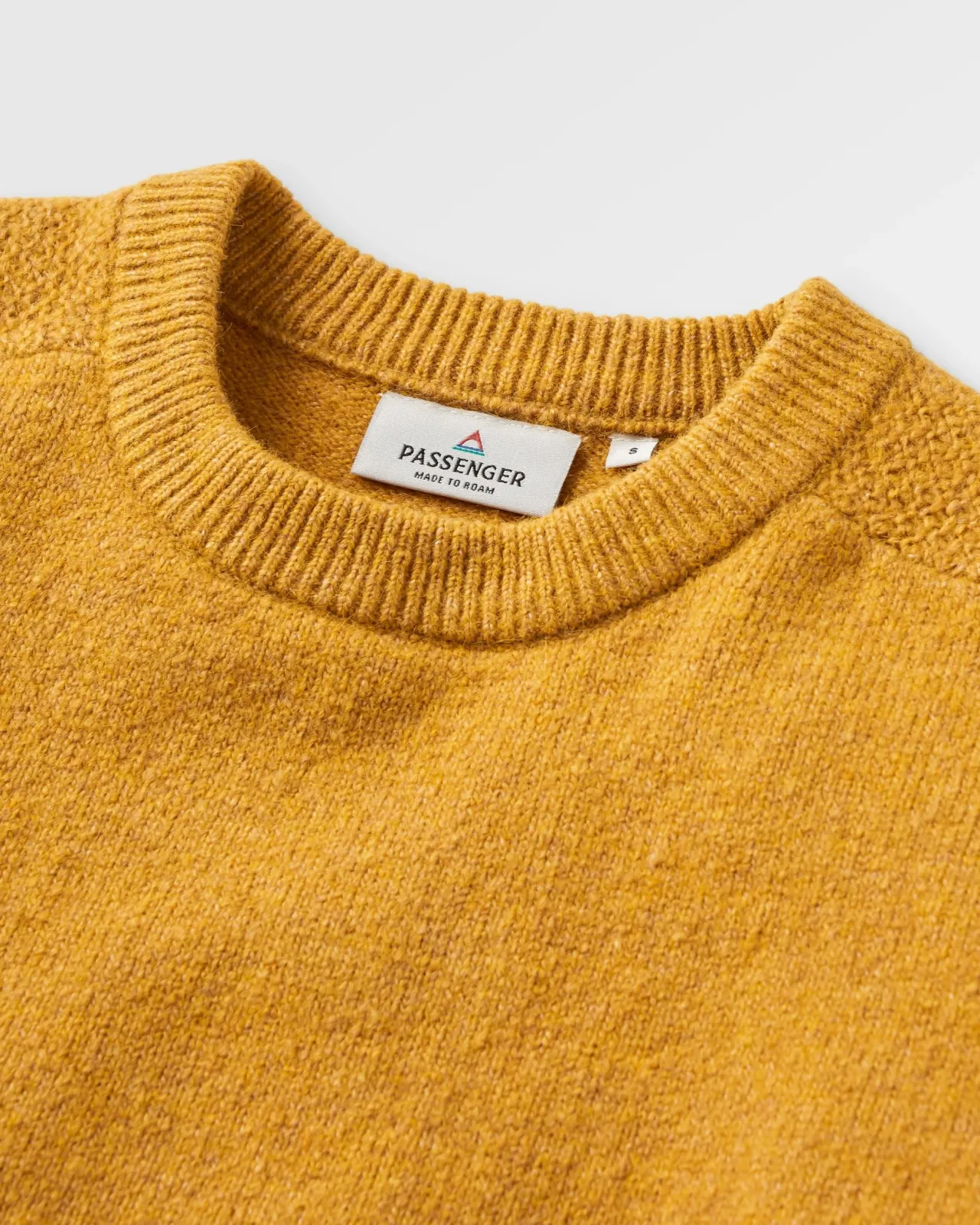 cove_recycelter_gestrickter_pullover__bernsteingold_9.webp Fashion Cove Recycelter Gestrickter Pullover - Damen Strickwaren