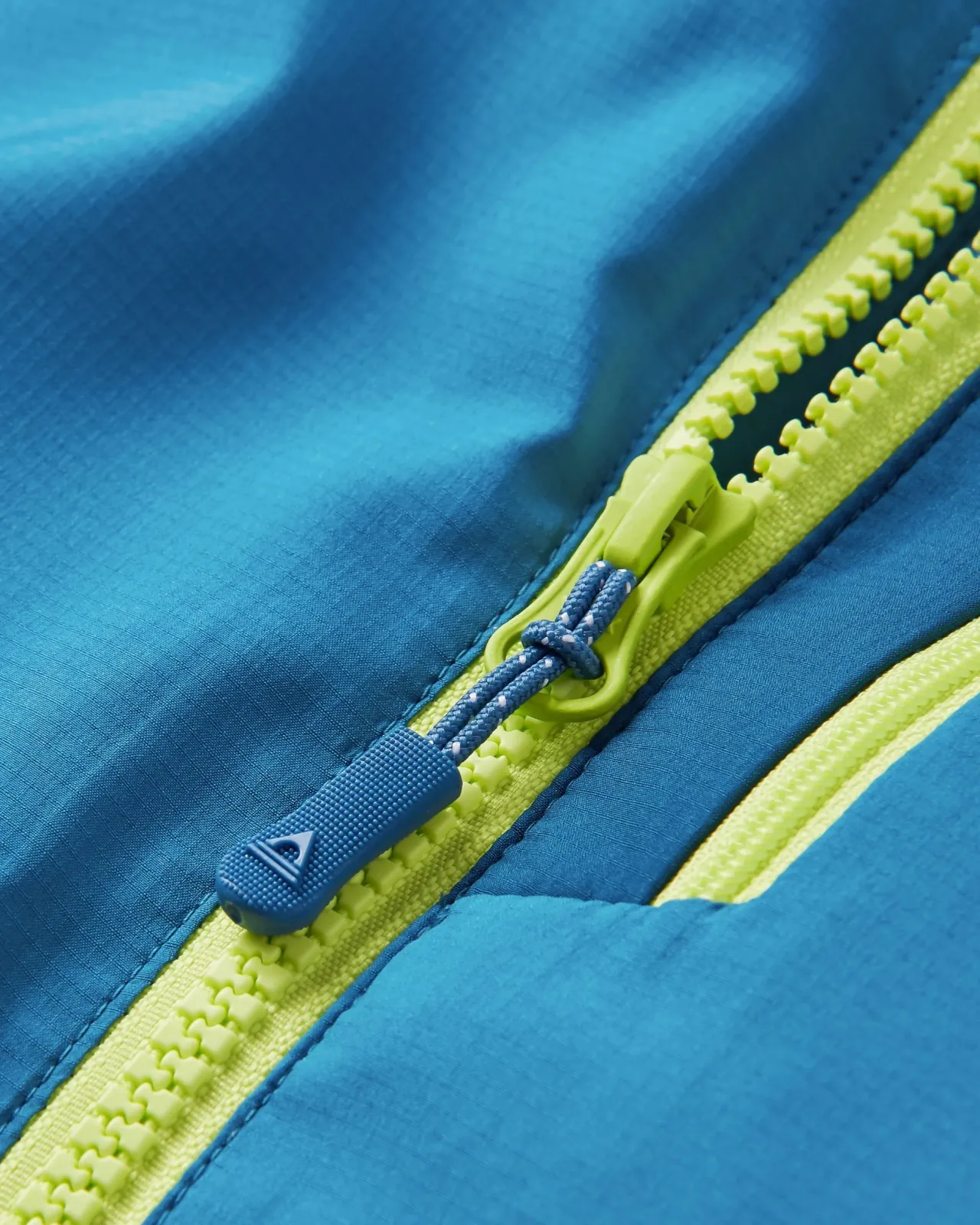 daybreak_leichte_recycelte_thermore_isolierte_jacke__gezeitenblaublaustahlbirke_3.webp Clearance Daybreak Leichte Recycelte Thermore® Isolierte Jacke - Gezeitenblau/Blaustahl/Birke Herren Isoliert | Jacken