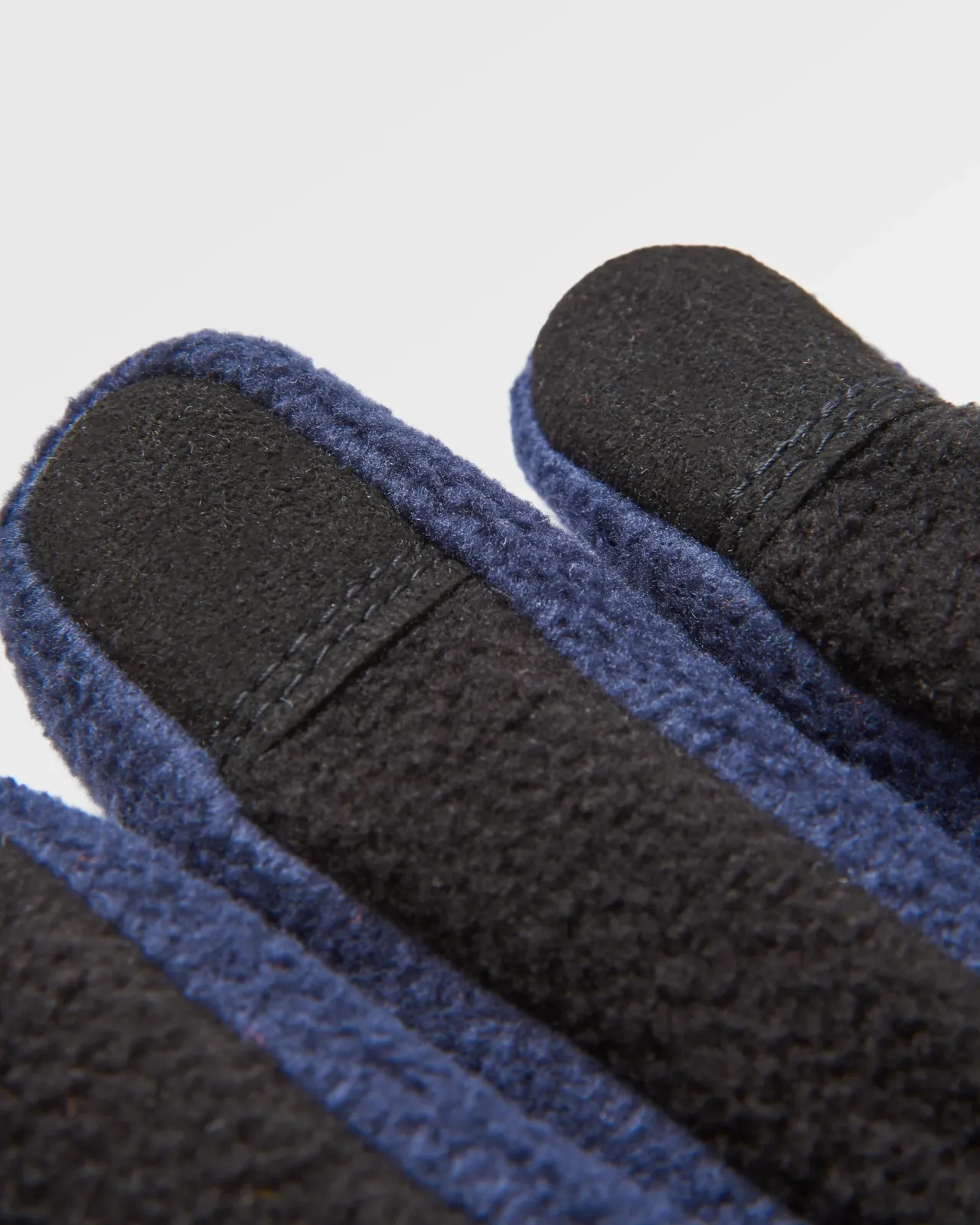 daytrip_recycelte_polarfleece_touchscreenhandschuhe__tiefes_marineblau_4.webp Fashion Daytrip Recycelte Polar-Fleece Touchscreen-Handschuhe - Tiefes Marineblau Herren Handschuhe | Handschuhe