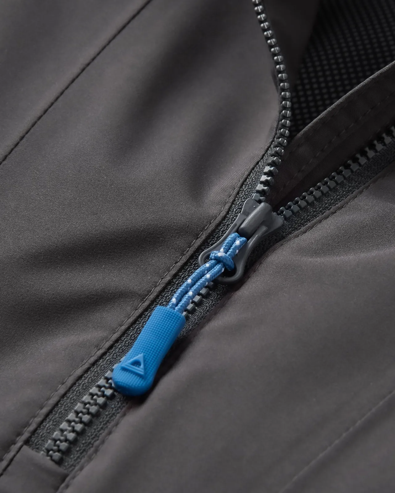 diablo_wasserabweisender_smock_aus_recyceltem_material__verblasstes_schwarz_9.webp Outlet Diablo Wasserabweisender Smock aus recyceltem Material - Verblasstes Schwarz Herren Wasserdicht | Oberteile