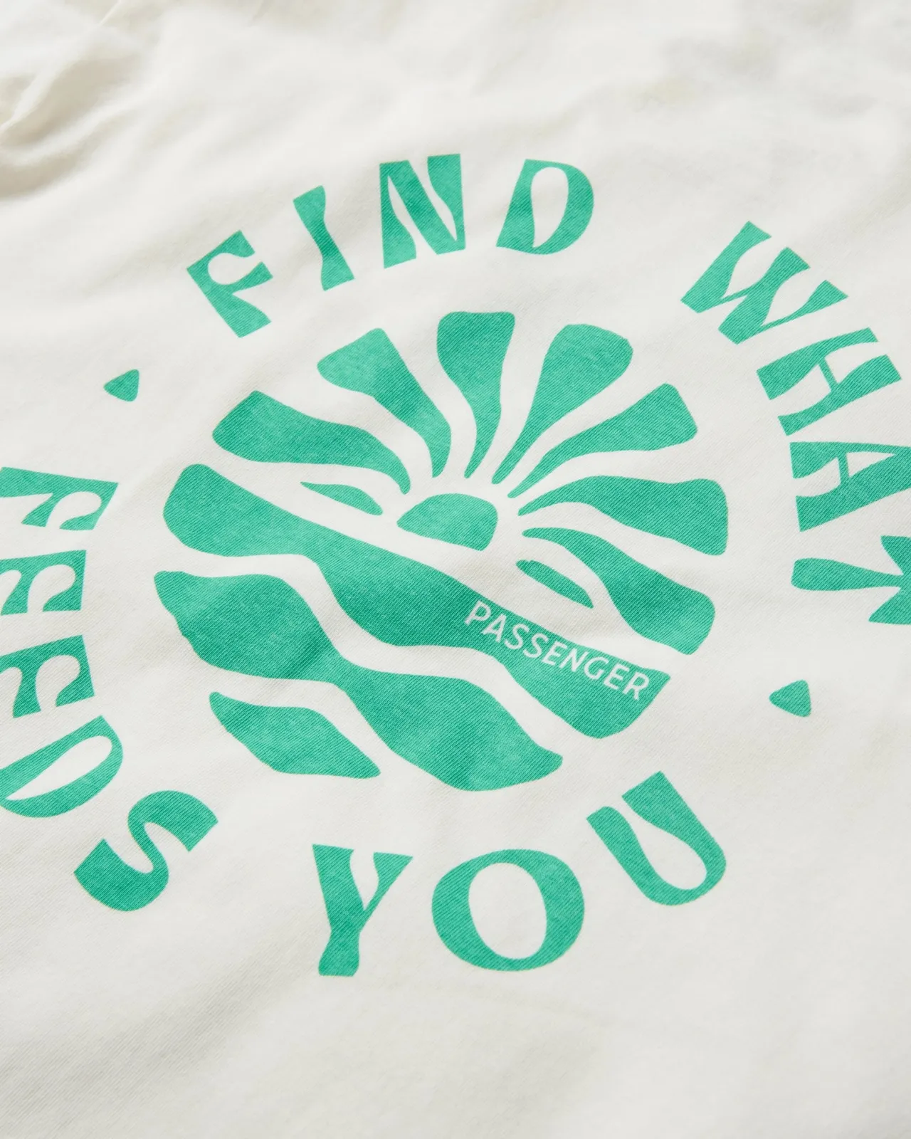 discovery_hochgekrempeltes_rmel_tshirt__marshmallow_7.webp Outlet Discovery hochgekrempeltes Ärmel T-Shirt - Damen Oberteile & T-shirts
