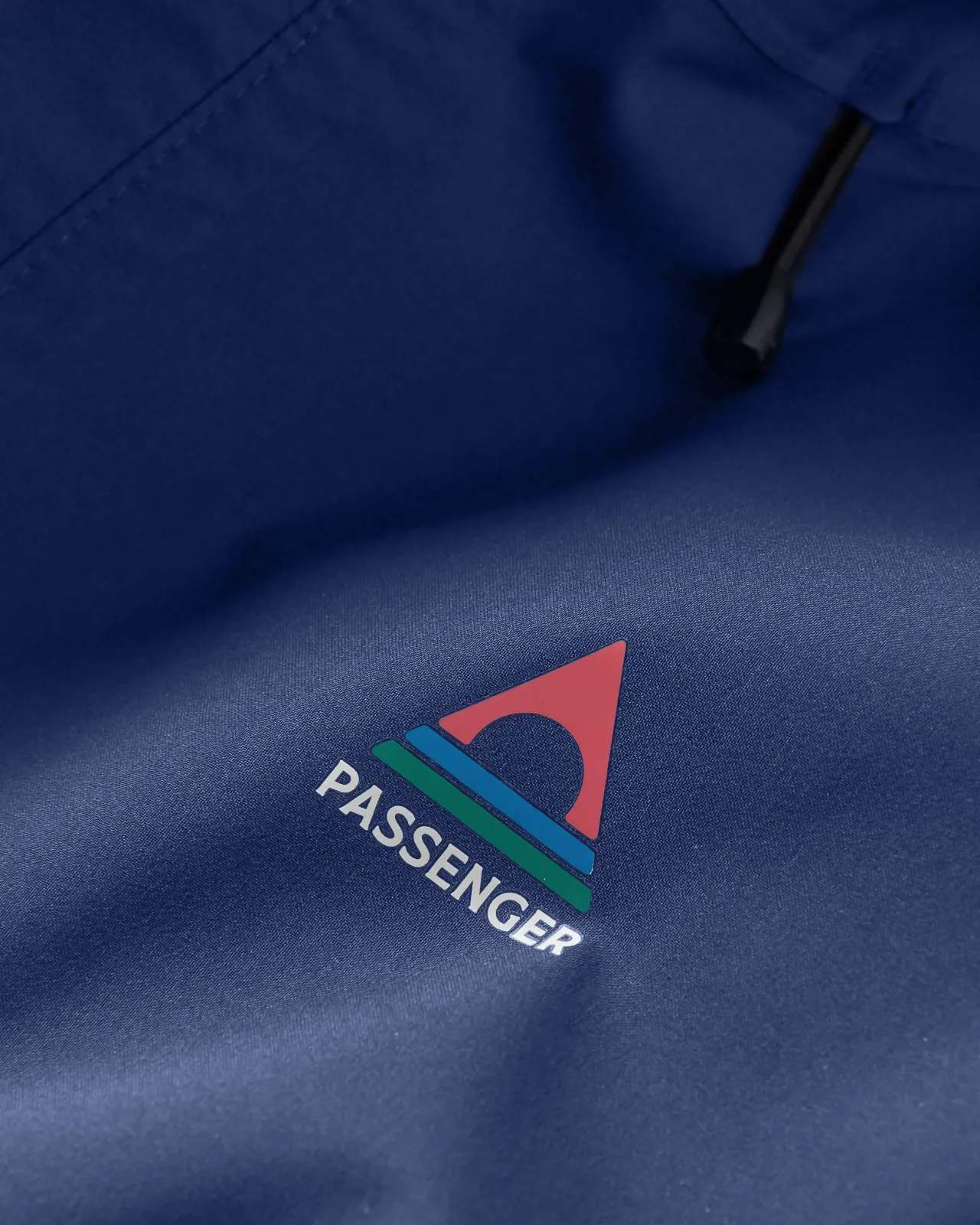 downpour_recycelte_wasserdichte_jacke__tiefes_marineblau_6.webp Sale Downpour Recycelte Wasserdichte Jacke - Tiefes Marineblau Herren Wasserdicht | Jacken