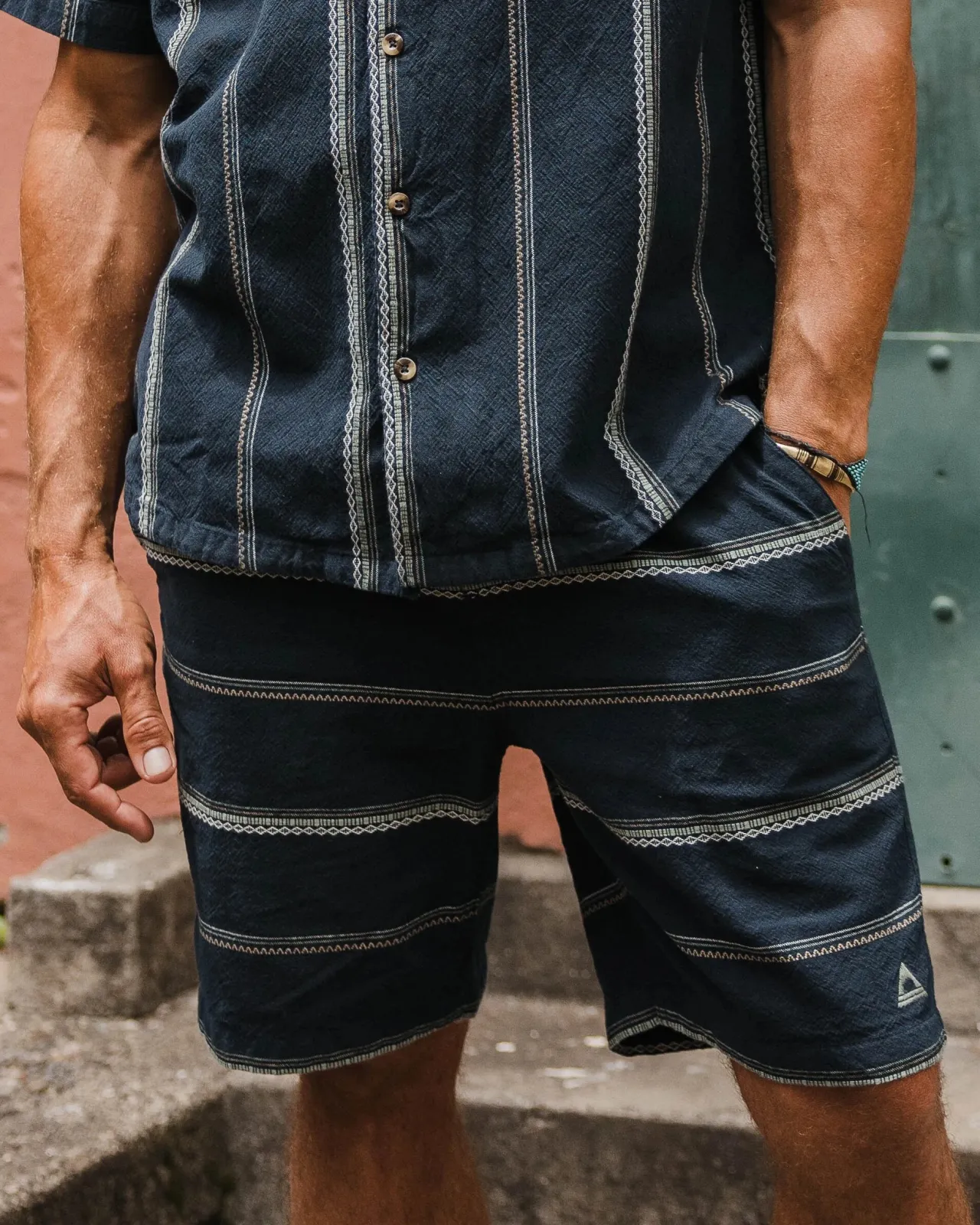 Best Sale Drifter Bio-Baumwolle Jacquard Shorts - Tiefes Marine Jacquard Streifen Herren Kurze Hosen