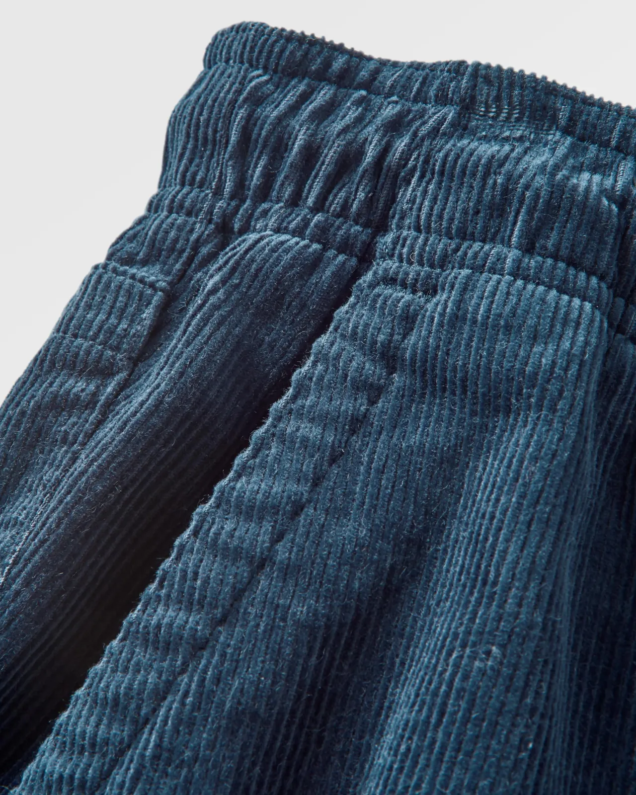 drifter_cord_shorts__tiefes_marineblau_6.webp Shop Drifter Cord Shorts - Tiefes Marineblau Herren Kurze Hosen