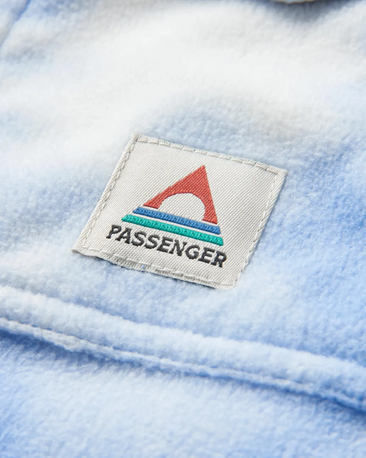 east_recyceltes_polarfleecehemd__batikkornblume_3.webp Shop East Recyceltes Polar-Fleece-Hemd - Batik- Damen Hemden