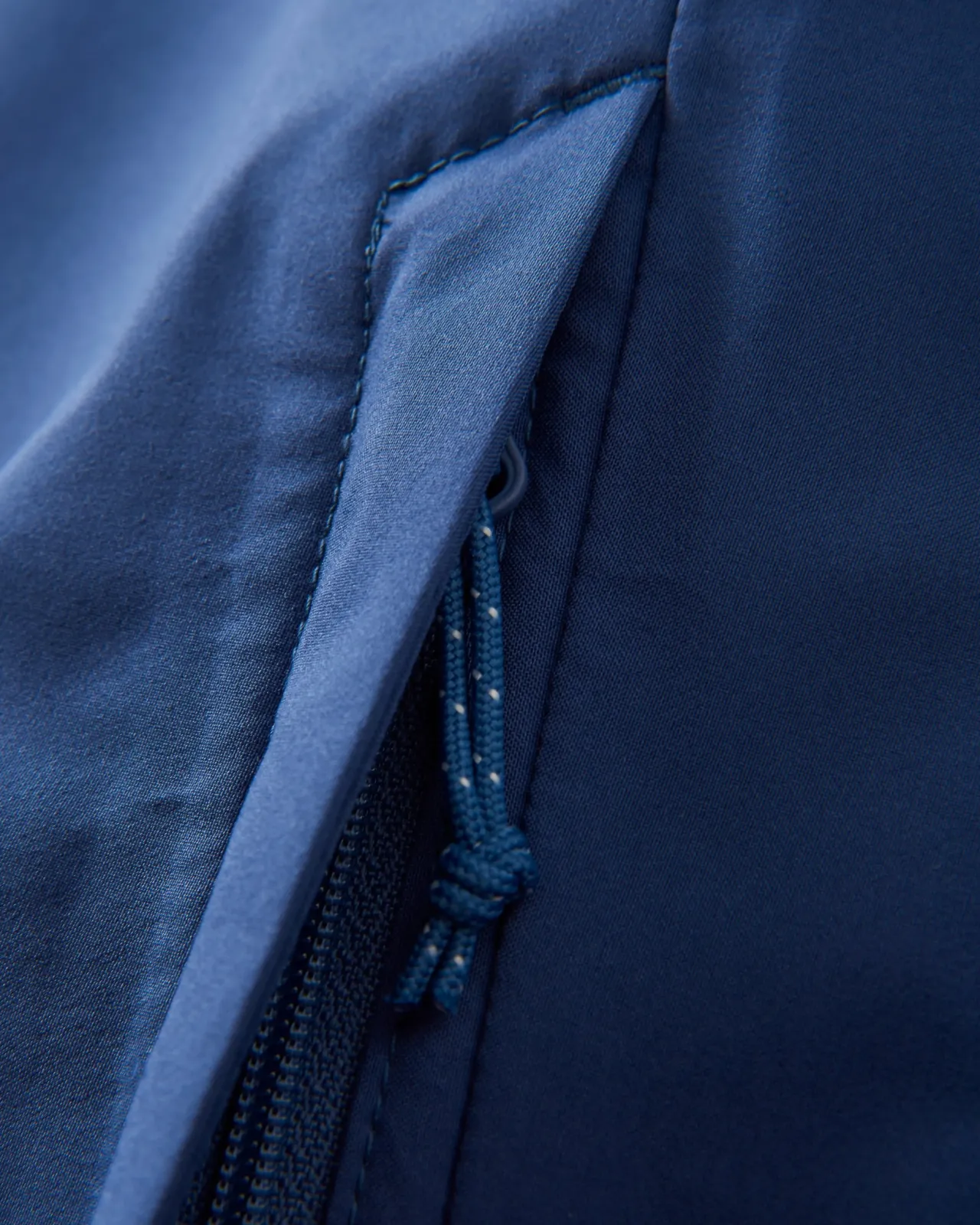 elevate_isolierte_wasserdichte_jacke__tiefes_marineblau_10.webp Flash Sale Elevate isolierte wasserdichte Jacke - Tiefes Marineblau Damen Isoliert | Wasserdicht
