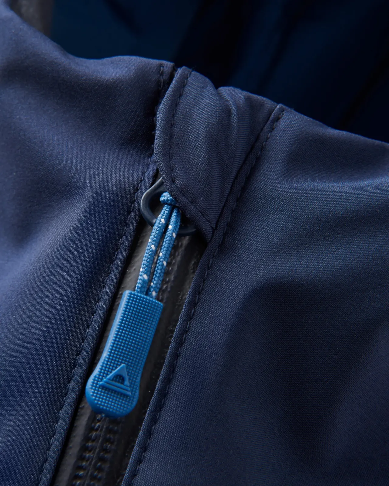 elevate_isolierte_wasserdichte_jacke__tiefes_marineblau_8.webp Flash Sale Elevate isolierte wasserdichte Jacke - Tiefes Marineblau Damen Isoliert | Wasserdicht