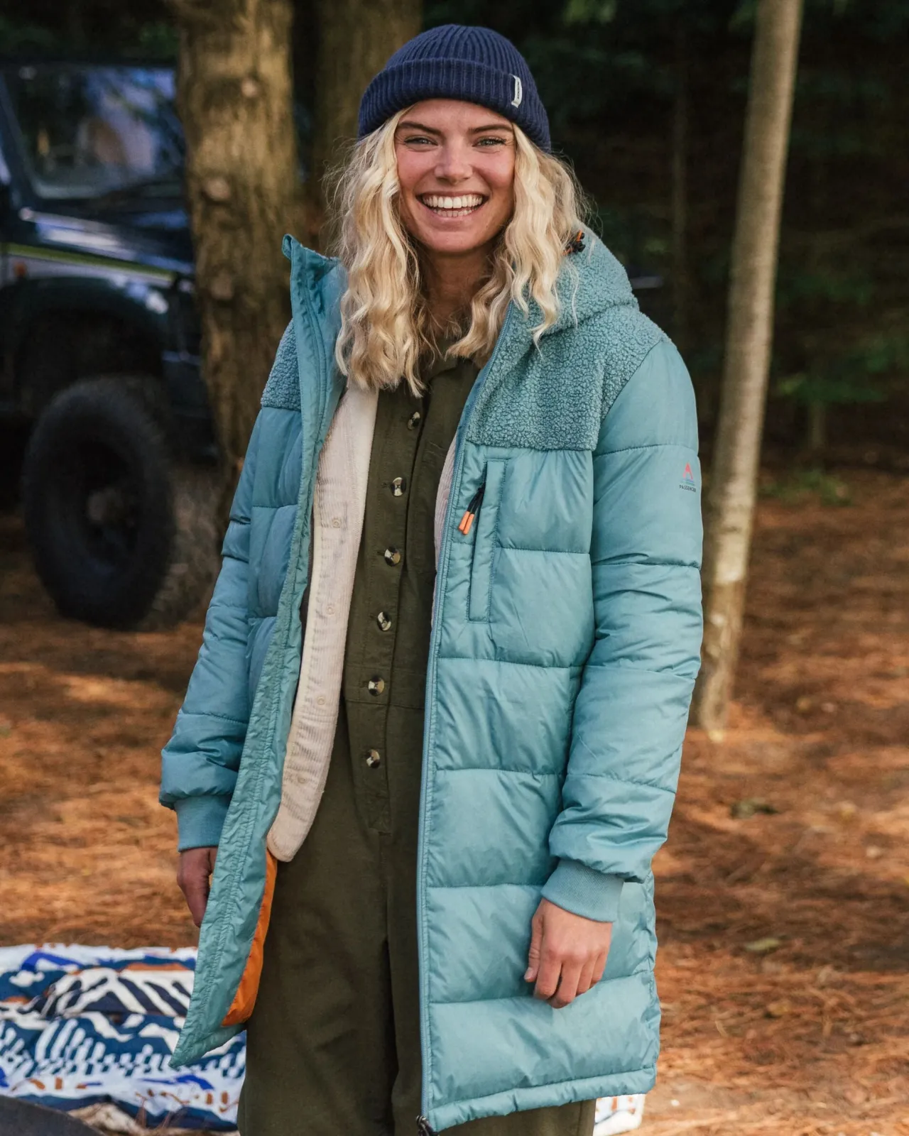 Shop Elowen Kapuzenjacke aus recyceltem Isoliermaterial - Damen Anoraks & Mäntel | Isoliert