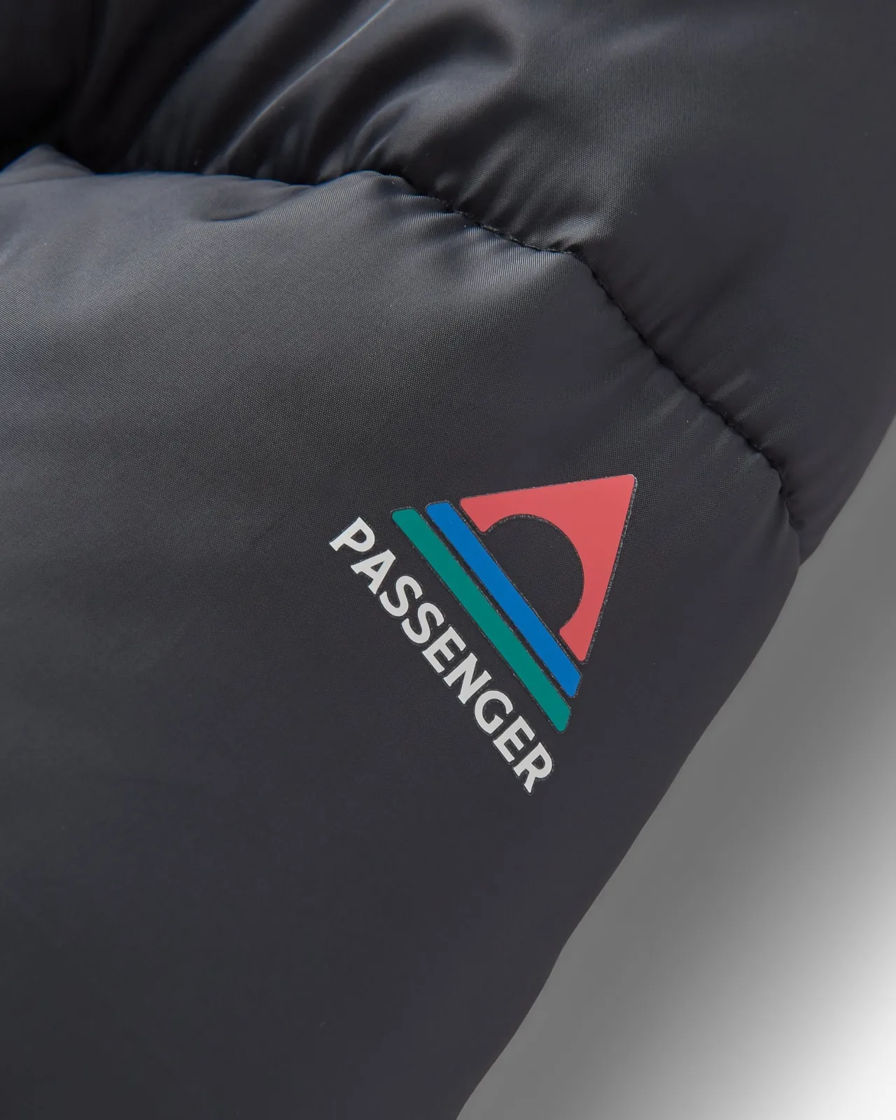 elowen_kapuzenjacke_aus_recyceltem_isoliermaterial__schwarz_4.webp Shop Elowen Kapuzenjacke aus recyceltem Isoliermaterial - Damen Anoraks & Mäntel | Isoliert