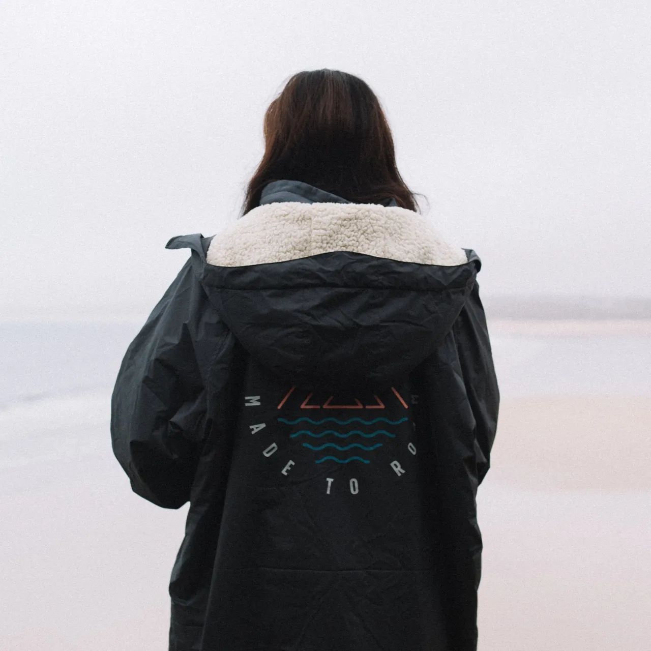 escapism_recycelter_sherpageftterter_surf_poncho__schwarz_17.webp Discount Escapism Recycelter Sherpa-gefütterter Surf Poncho - Surf-ponchos | Surf-ponchos