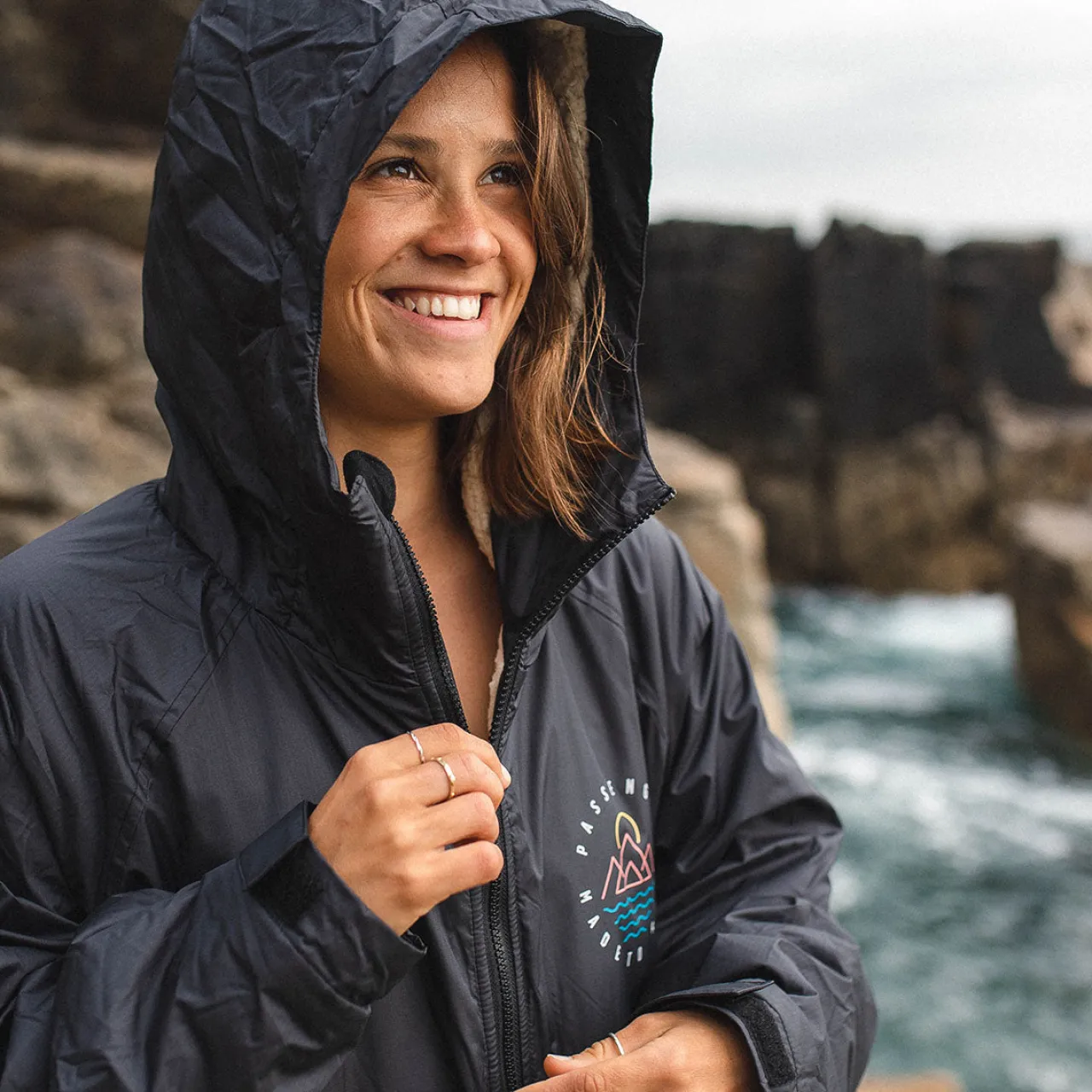 escapism_recycelter_sherpageftterter_surf_poncho__schwarz_19.webp Discount Escapism Recycelter Sherpa-gefütterter Surf Poncho - Surf-ponchos | Surf-ponchos