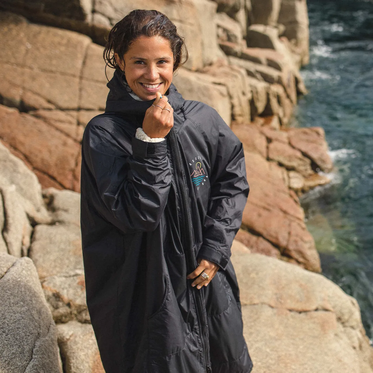 escapism_recycelter_sherpageftterter_surf_poncho__schwarz_20.webp Discount Escapism Recycelter Sherpa-gefütterter Surf Poncho - Surf-ponchos | Surf-ponchos