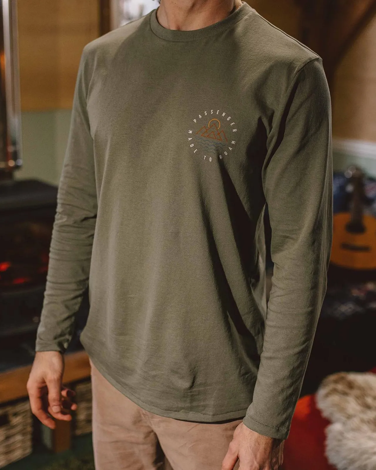 escapism_recyceltes_langarmtshirt__staubige_olive_2.webp Clearance Escapism Recyceltes Langarm-T-Shirt - Staubige Olive Herren T-shirts & Tanktops