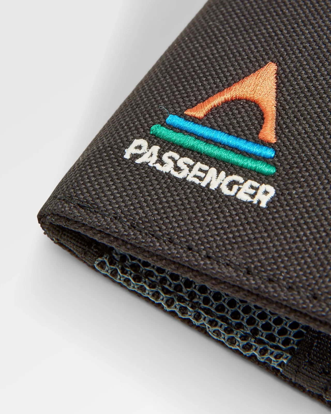 essentials__recycelte_geldbrse__schwarz_4.webp Store Essentials 2.0 Recycelte Geldbörse - Geldbörsen | Rucksäcke & Taschen