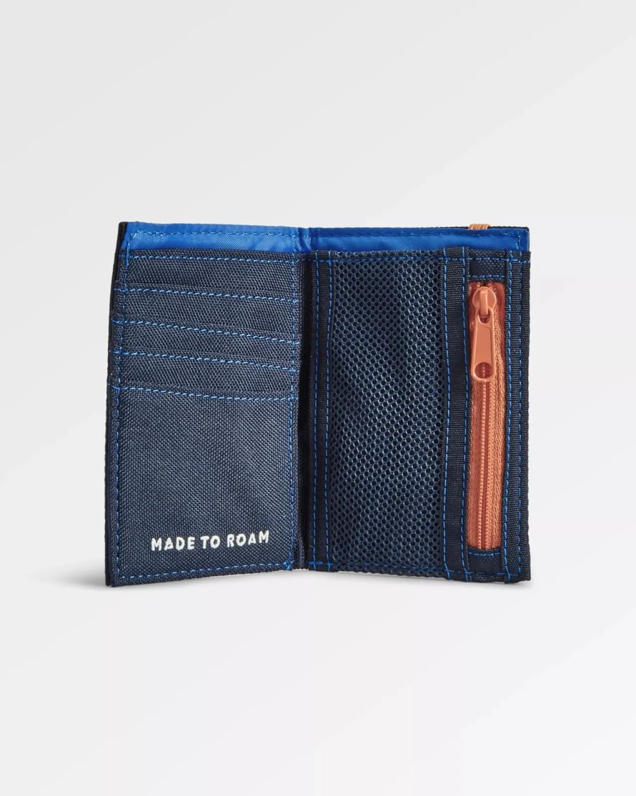 essentials__recycelte_geldbrse__tiefes_marineblau_3.webp Flash Sale Essentials 2.0 Recycelte Geldbörse - Tiefes Marineblau Geldbörsen | Rucksäcke & Taschen