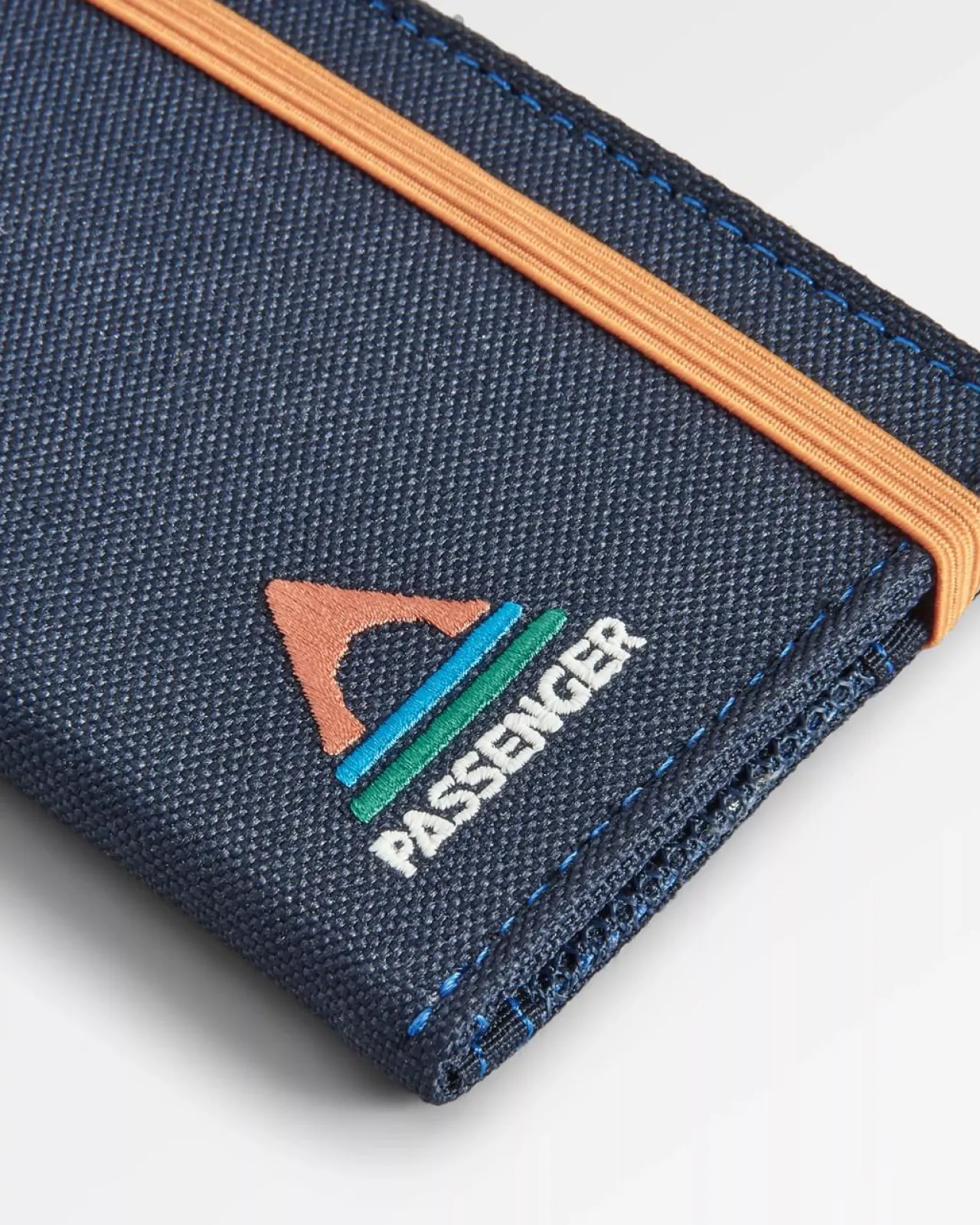 essentials__recycelte_geldbrse__tiefes_marineblau_4.webp Flash Sale Essentials 2.0 Recycelte Geldbörse - Tiefes Marineblau Geldbörsen | Rucksäcke & Taschen