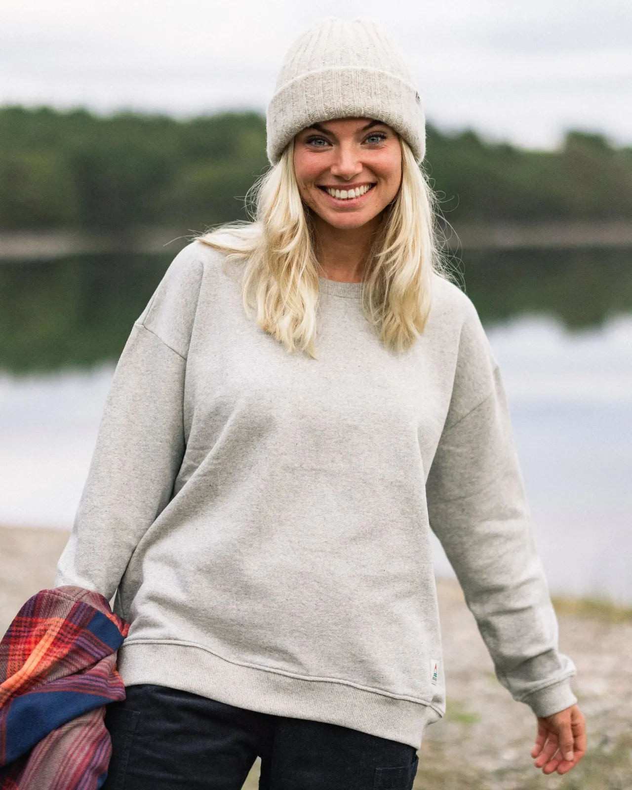 heritage_recycelte_baumwollsweatshirt_oversized___mittelgrau_meliert_3.webp Flash Sale Heritage recycelte Baumwoll-Sweatshirt Oversized - Mittelgrau Meliert Damen Kapuzenpullover & Sweatshirts