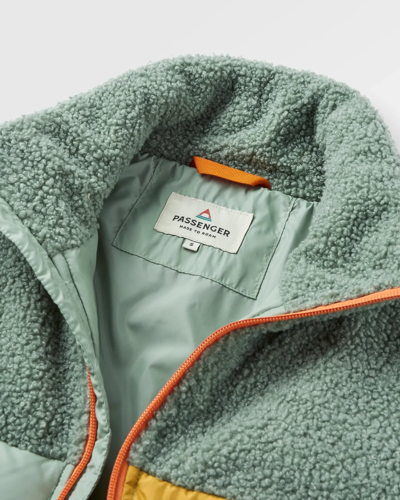 inspire_recycelte_isolierte_jacke__pistazie_4.webp Fashion Inspire recycelte isolierte Jacke - Damen Isoliert