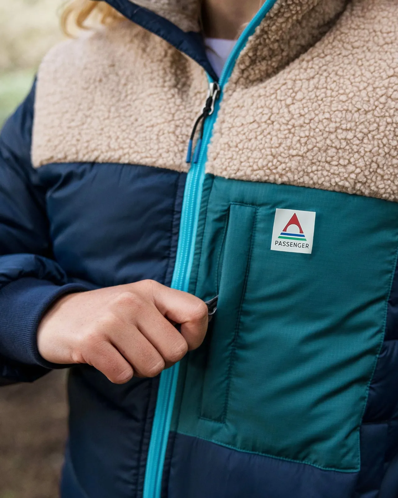 inspire_recycelte_isolierte_jacke__tiefes_marineblau_2.webp Clearance Inspire recycelte isolierte Jacke - Tiefes Marineblau Damen Isoliert