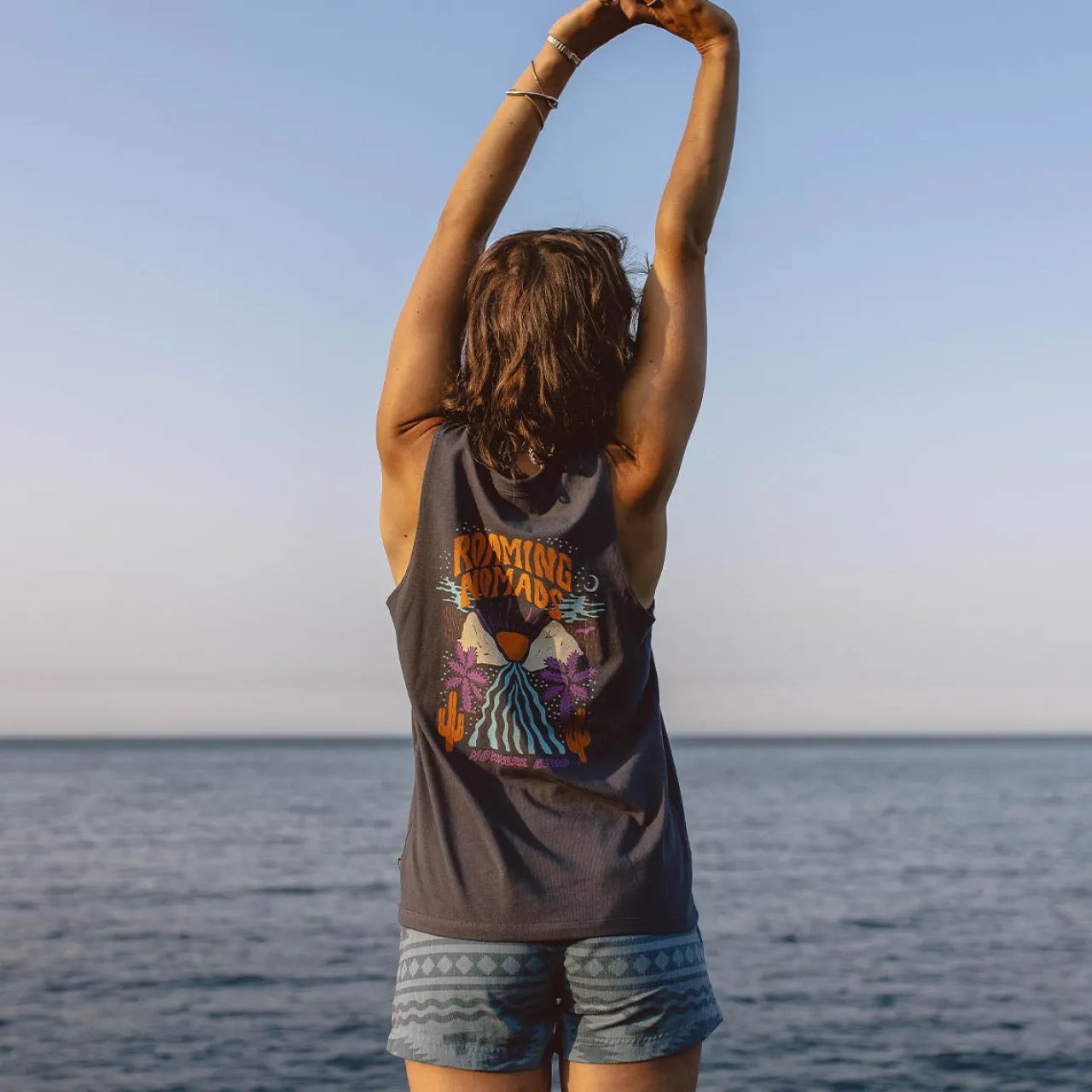 laidback_top_aus_recycelter_baumwolle__verblasstes_schwarz_2.webp Fashion Laidback Top aus recycelter Baumwolle - Verblasstes Schwarz Damen Tanktops | Oberteile & T-shirts