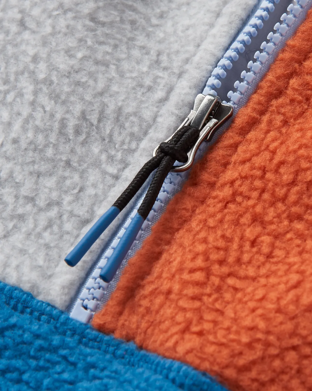 maine__colour_block__zip_recyceltes_sherpafleece__blauer_stahl_6.webp Fashion Maine 2.0 Colour Block 1/2 Zip Recyceltes Sherpa-Fleece - Blauer Stahl Damen Fleece | Fleece