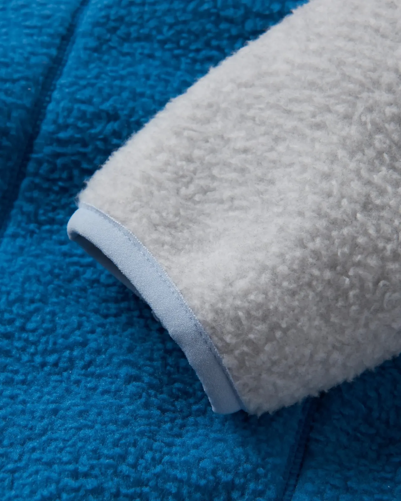 maine__colour_block__zip_recyceltes_sherpafleece__blauer_stahl_8.webp Fashion Maine 2.0 Colour Block 1/2 Zip Recyceltes Sherpa-Fleece - Blauer Stahl Damen Fleece | Fleece