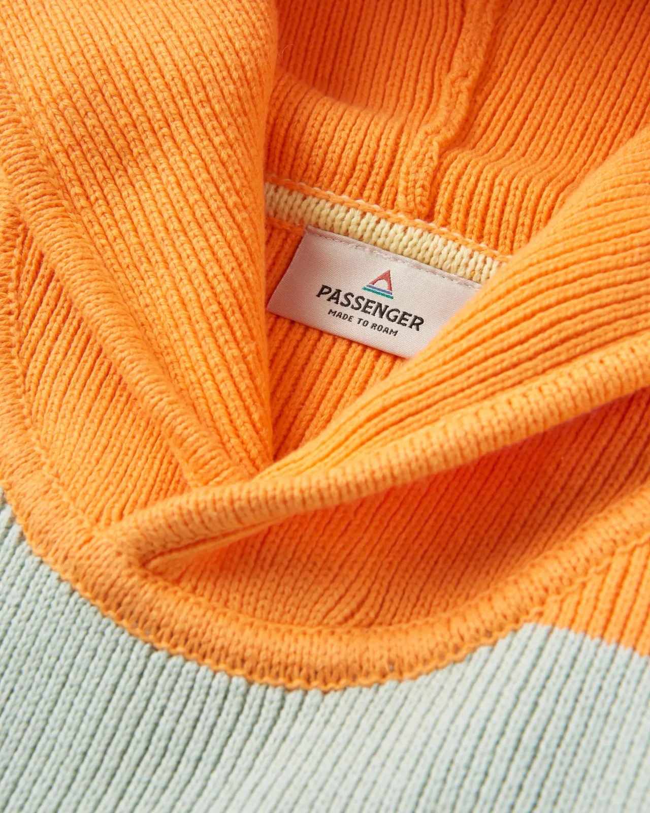 moments_bergroer_biostrickpullover_mit_kapuze__mehrfarbig_gestreift_4.webp Shop Moments Übergroßer Bio-Strickpullover mit Kapuze - Mehrfarbig gestreift Damen Strickwaren | Kapuzenpullover & Sweatshirts