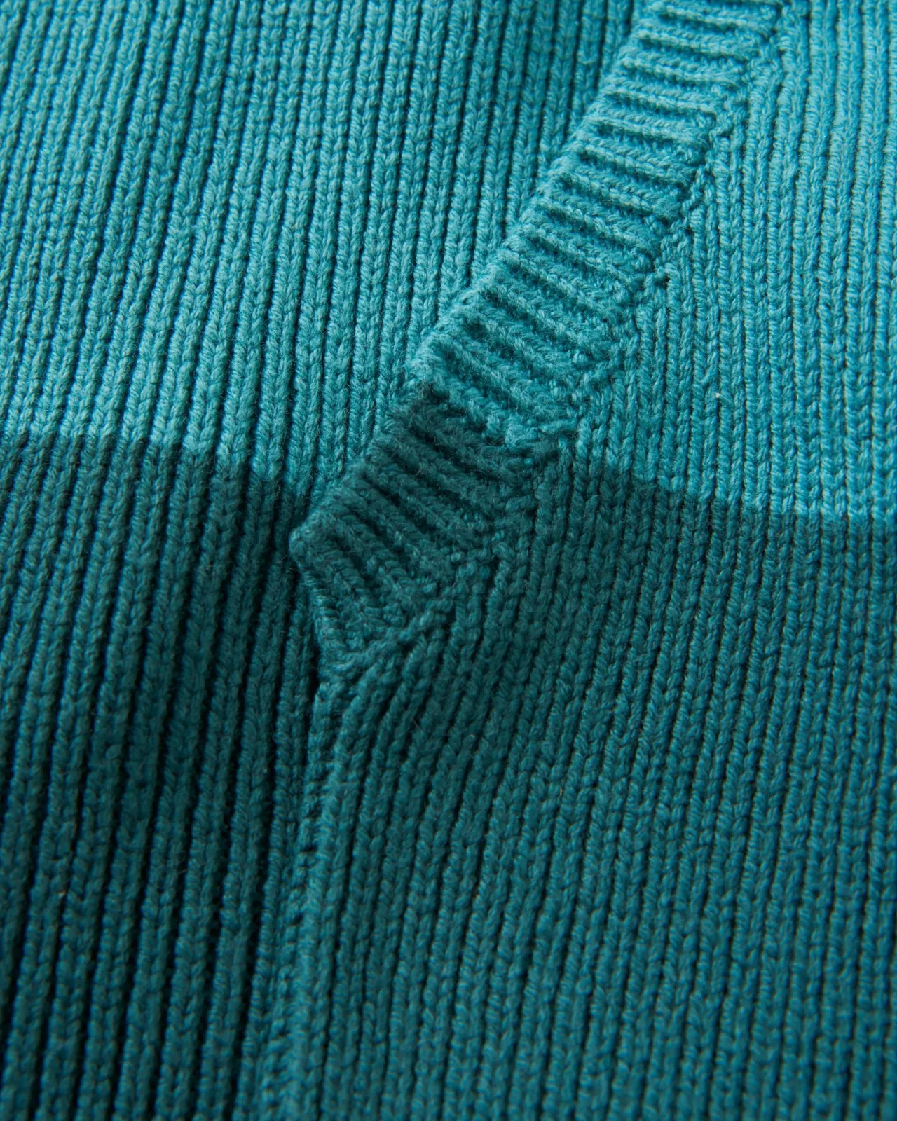 moments_bergroer_biostrickpullover_mit_kapuze__mehrfarbig_gestreift_5.webp Shop Moments Übergroßer Bio-Strickpullover mit Kapuze - Mehrfarbig gestreift Damen Strickwaren | Kapuzenpullover & Sweatshirts
