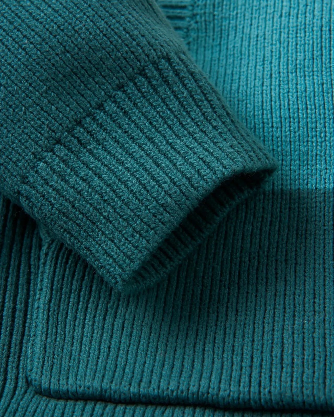 moments_bergroer_biostrickpullover_mit_kapuze__mehrfarbig_gestreift_6.webp Shop Moments Übergroßer Bio-Strickpullover mit Kapuze - Mehrfarbig gestreift Damen Strickwaren | Kapuzenpullover & Sweatshirts