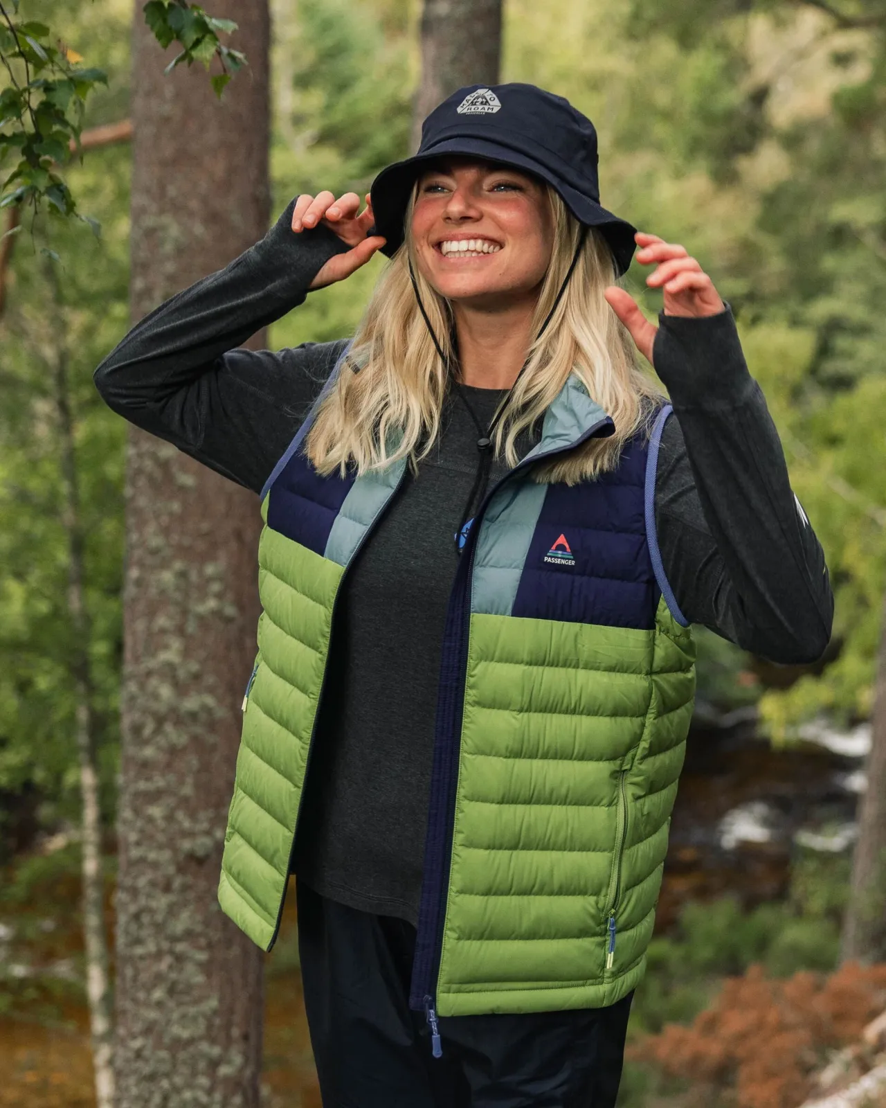 Sale Northstar Daunenweste aus recyceltem Material - Sattes Marineblau/Birnengrün/Arktis Damen Isoliert