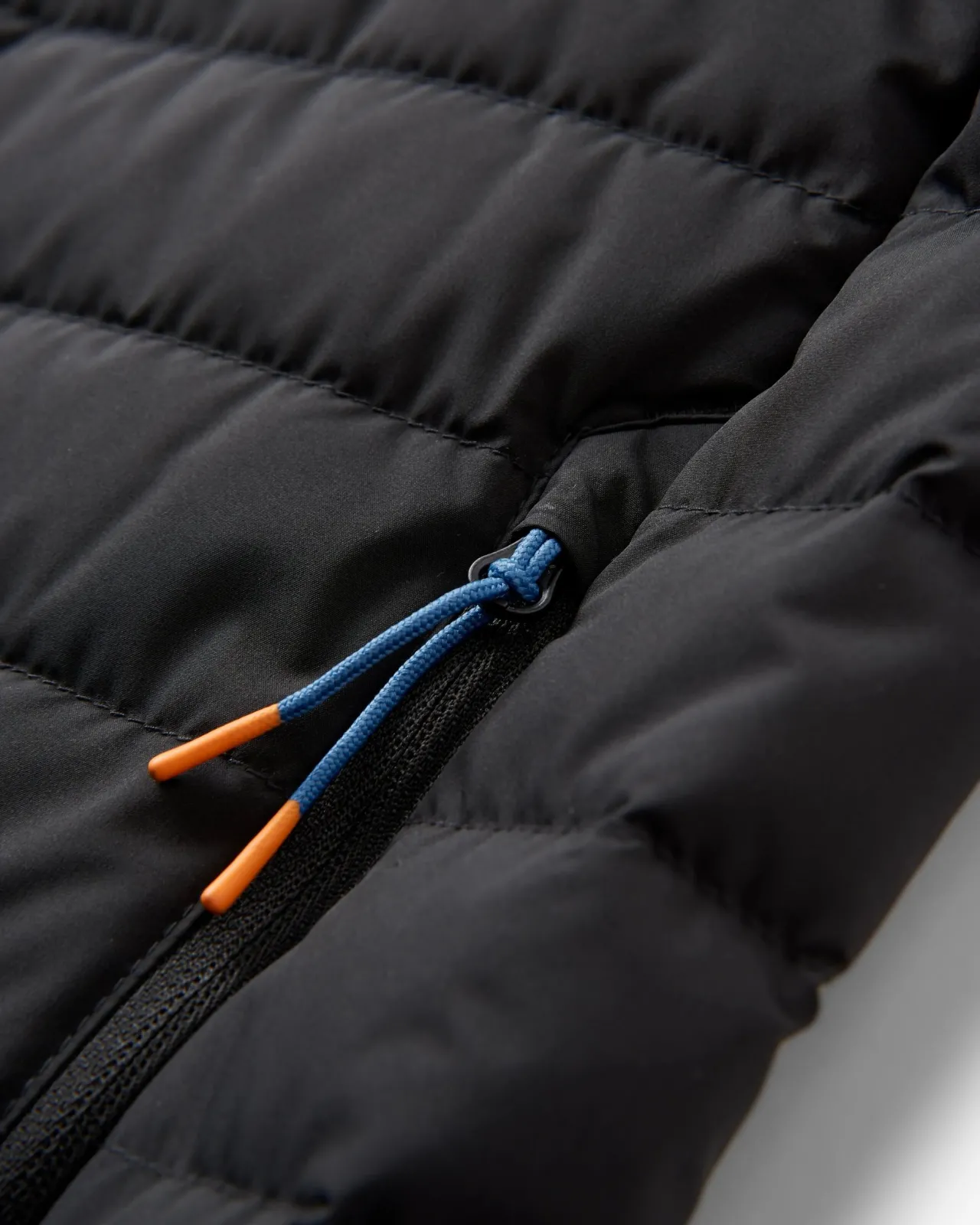 northstar_daunenweste_aus_recyceltem_material__schwarz_3.webp Clearance Northstar Daunenweste aus recyceltem Material - Damen Isoliert
