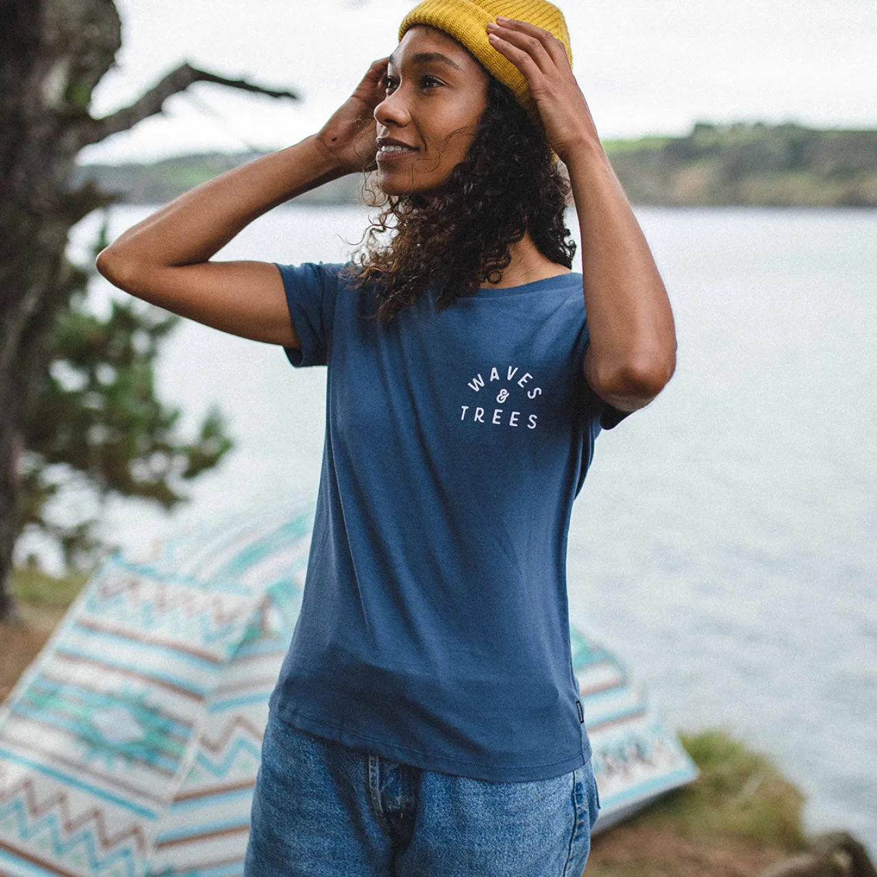 penida_recyceltes_baumwolltshirt__dunkler_denim_1.webp Fashion Penida recyceltes Baumwoll-T-Shirt - Dunkler Denim Damen Oberteile & T-shirts