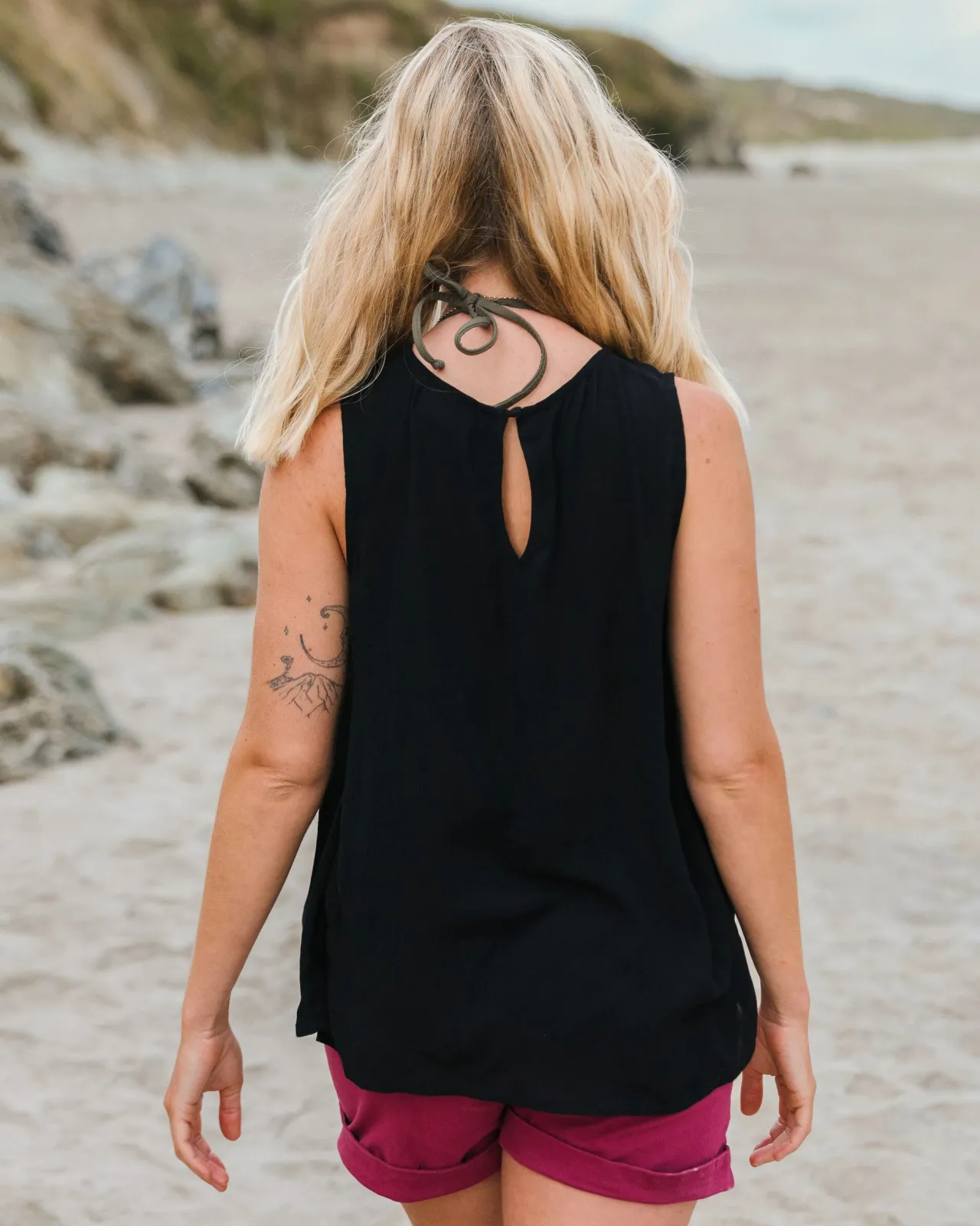petal_top__schwarz_4.webp Sale Petal Top - Damen Tanktops