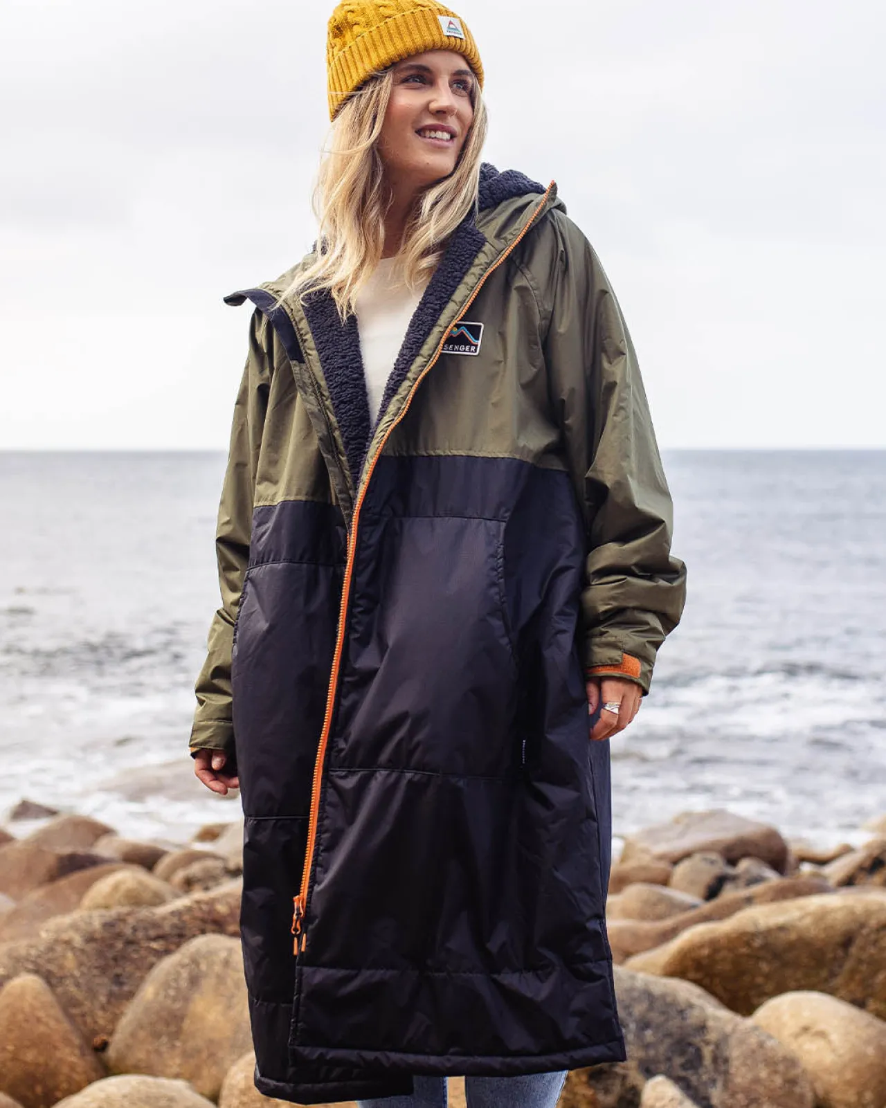 Cheap Roaming recycelter Sherpa-Surfponcho - Schwarz/ Khaki Surf-ponchos | Surf-ponchos