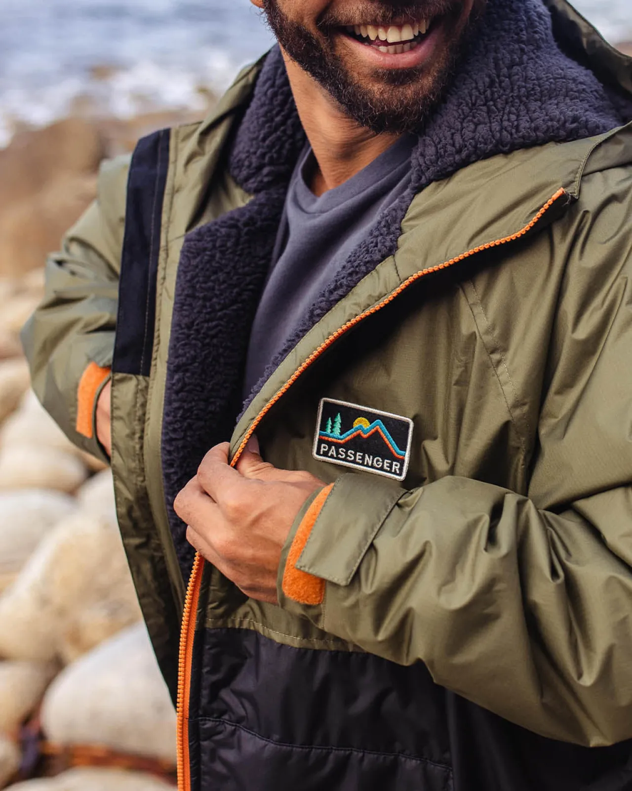 roaming_recycelter_sherpasurfponcho__schwarz_khaki_38.webp Cheap Roaming recycelter Sherpa-Surfponcho - Schwarz/ Khaki Surf-ponchos | Surf-ponchos