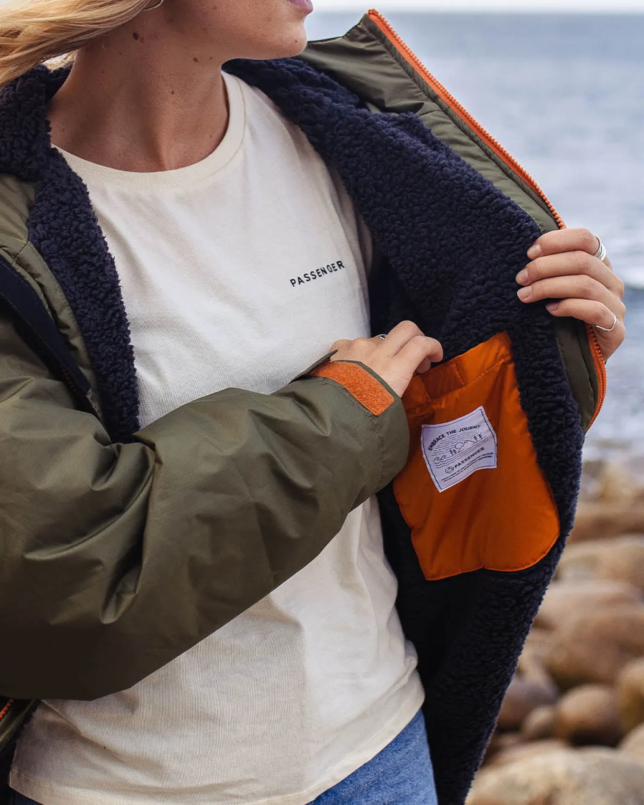 roaming_recycelter_sherpasurfponcho__schwarz_khaki_39.webp Cheap Roaming recycelter Sherpa-Surfponcho - Schwarz/ Khaki Surf-ponchos | Surf-ponchos